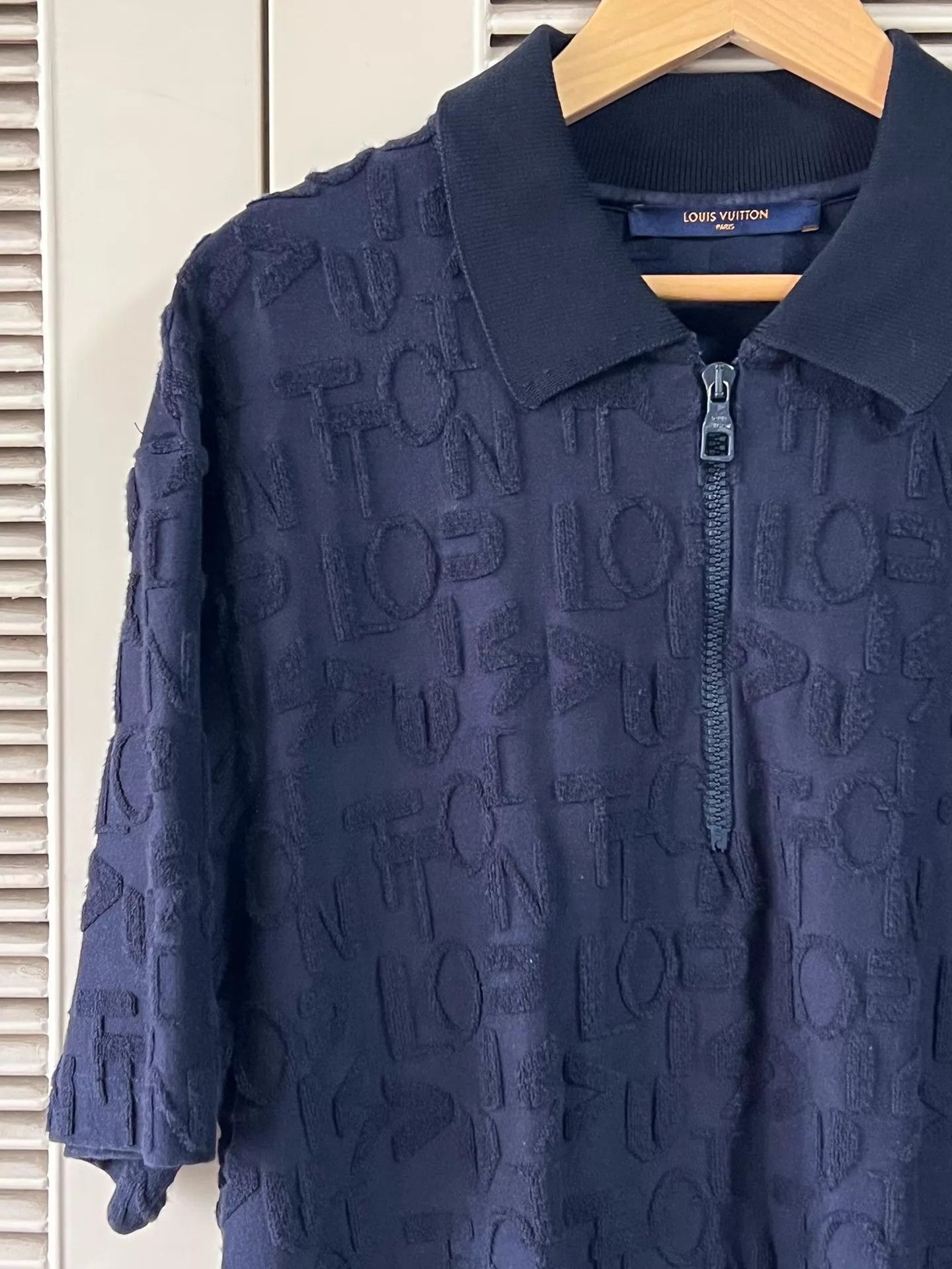 Louis Vuitton Louis Vuitton short-sleeve embossed navy L Polo Size US L / EU 52-54 / 3 - 4 Thumbnail