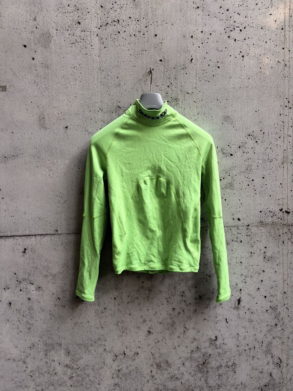 Balenciaga Sample 24 balenciaga demna neoprene zip sweater neongreen Size US S / EU 44-46 / 1 - 3 Thumbnail