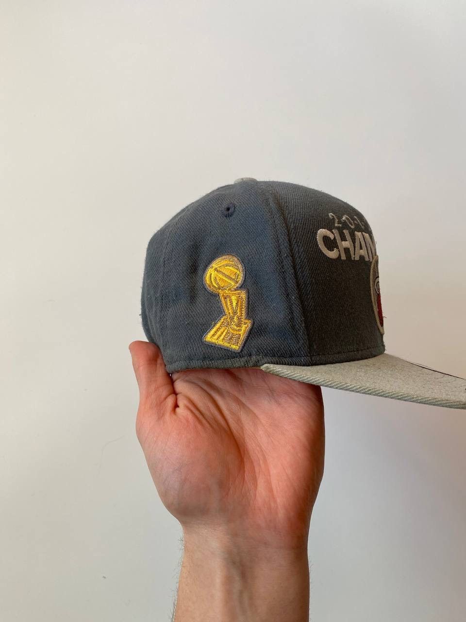 NBA Vintage NBA Adidas Cap Miami Hits Champions 2012 Size ONE SIZE - 5 Thumbnail
