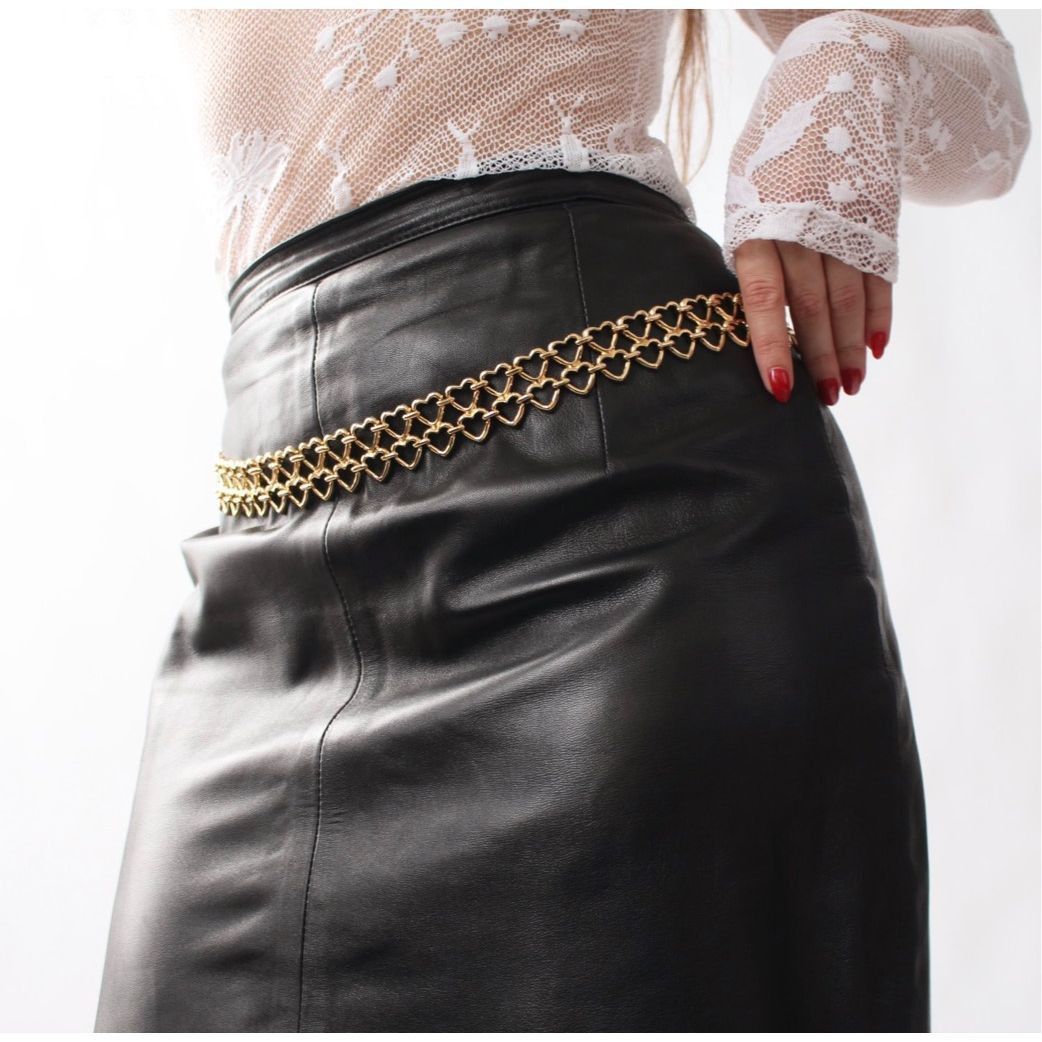 St. John Women\'s Black Leather Belt W/Gold Buckle Made In Italy, Size 10 Vintage ST JOHN womens Black N Gold Enamel N Leather Belt  main image 3