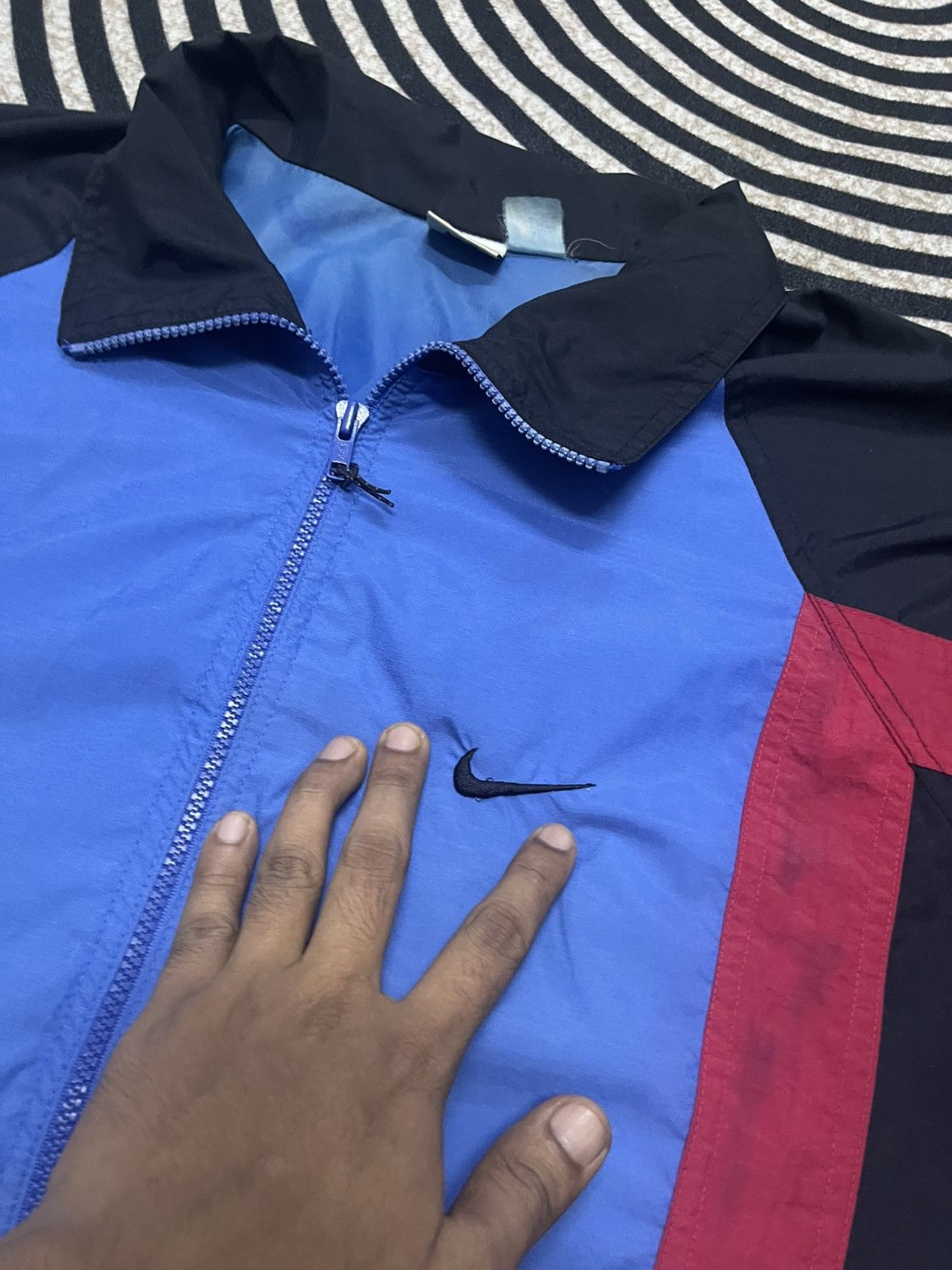 Nike 90s NIKE BIG SWOOSH COLOUR BLOCK WINDBREAKER Size US L / EU 52-54 / 3 - 7 Thumbnail