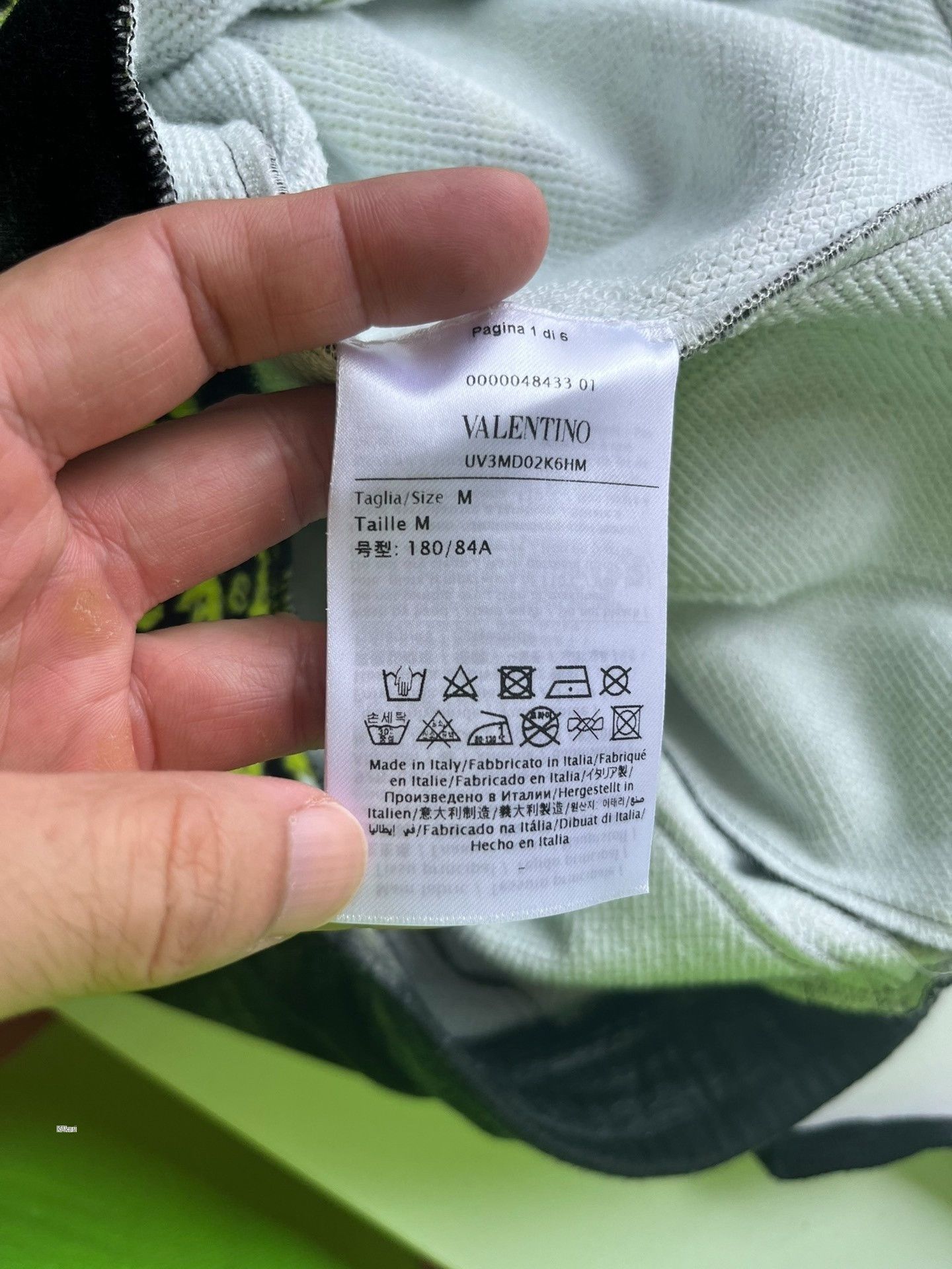 Valentino Valentino Fluorescent Green Butterfly Print Shorts Size US 32 / EU 48 - 6 Thumbnail
