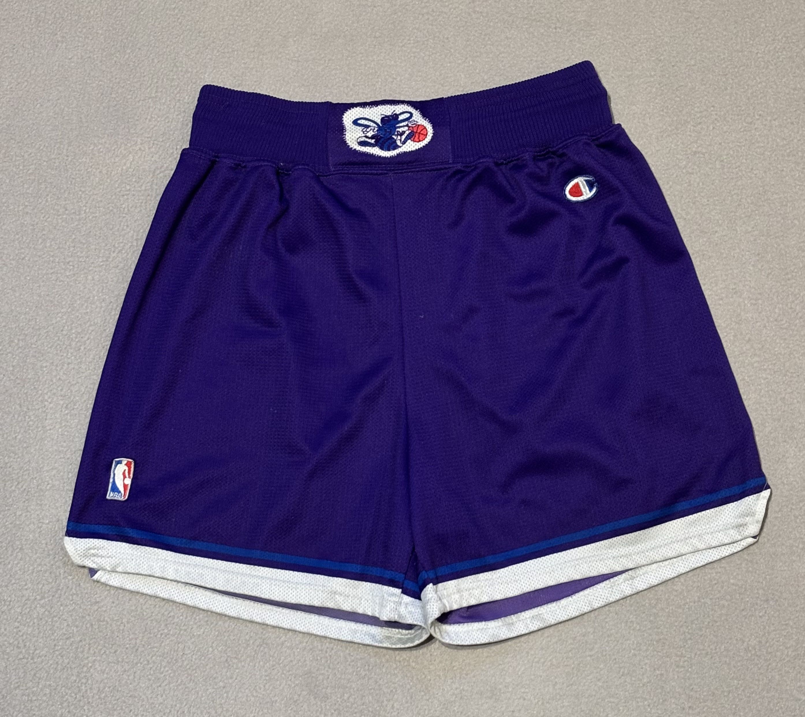 Champion Charlotte Hornets 90s Champion NBA Vintage Basketball Shorts Size US 35 - 5 Thumbnail