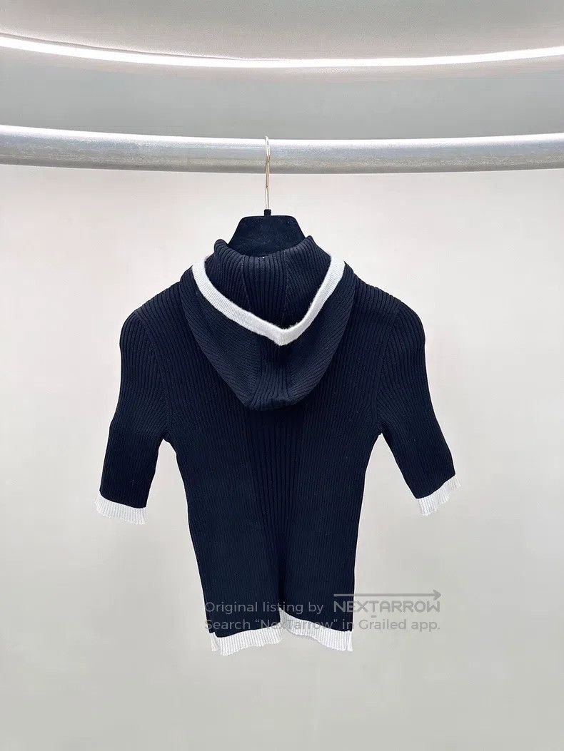 Chanel Chanel Black hooded short-sleeved sweater Size XS / US 0-2 / IT 36-38 - 2 Thumbnail