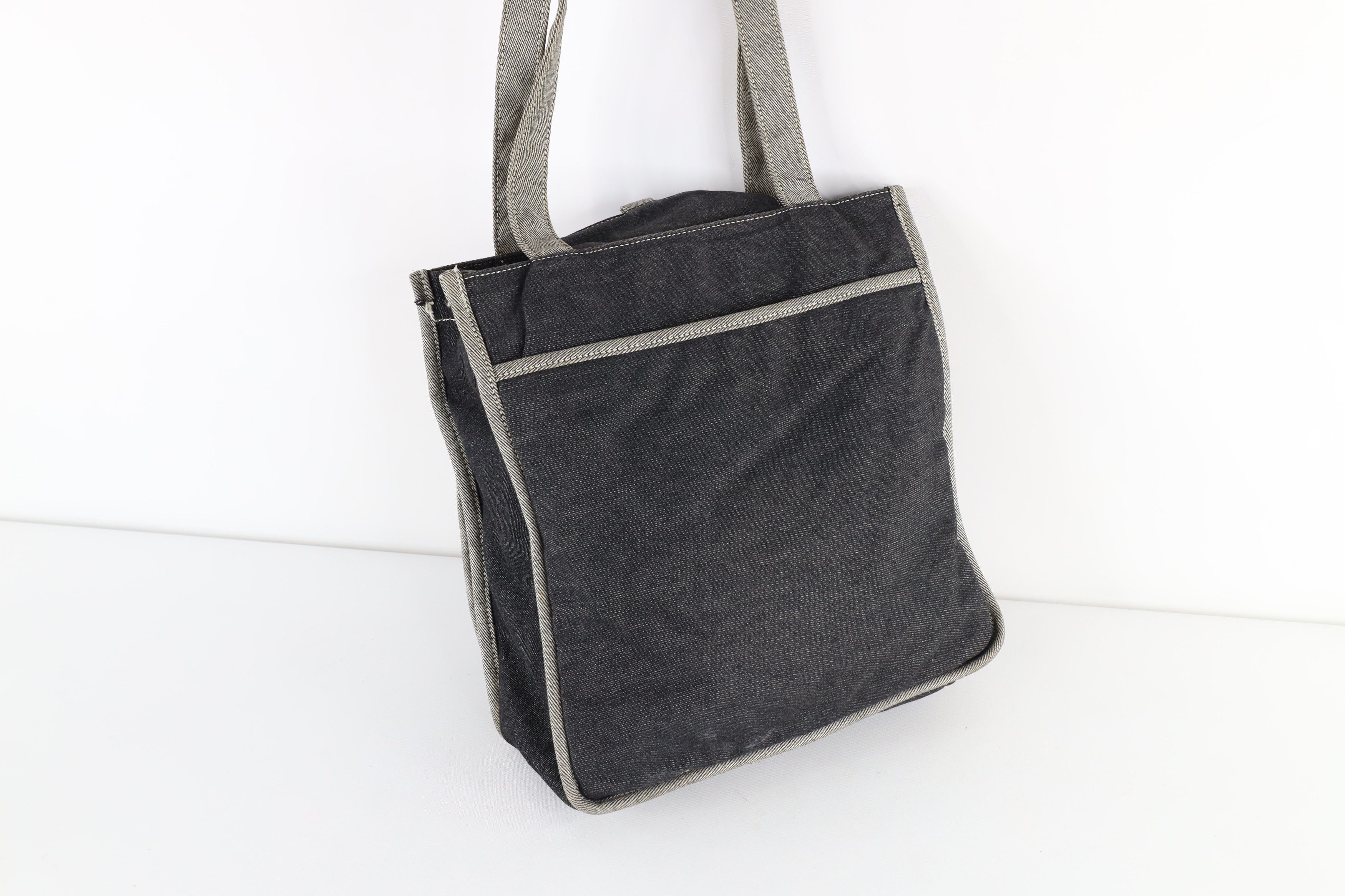Tommy Hilfiger × Vintage Vintage 90s Tommy Hilfiger Distressed Spell Out Tote Messeng Size ONE SIZE - 5 Thumbnail