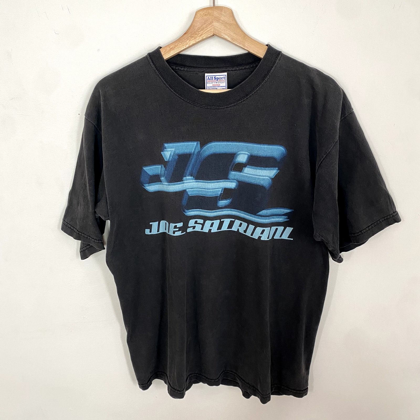 All Sport Vintage Joe Satriani Tour T Shirt 2002 Size US L / EU 52-54 / 3 - 1 Thumbnail