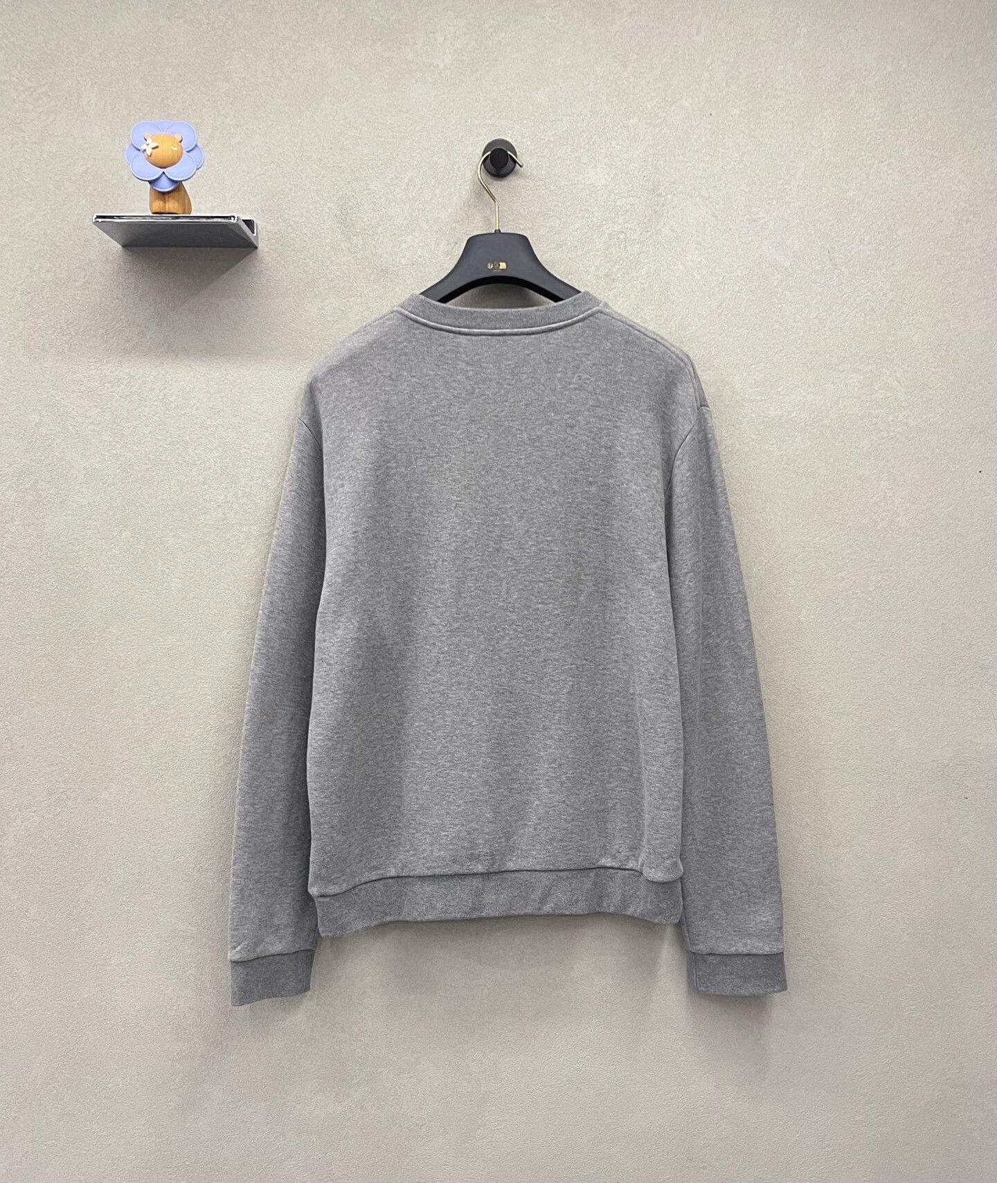 Louis Vuitton gray louis vuitton logo sweatshirt size L Size US L / EU 52-54 / 3 - 2 Thumbnail