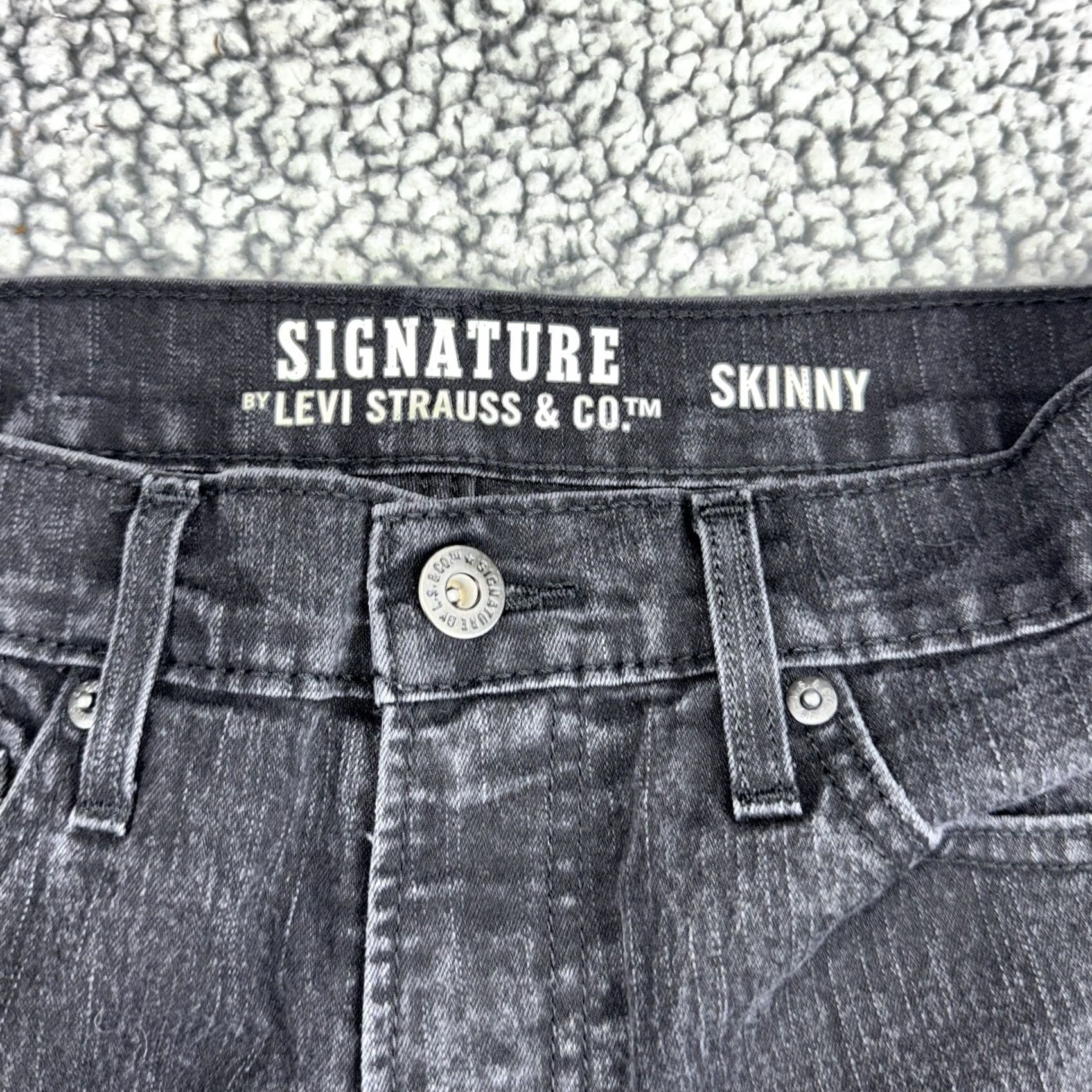 Levi's Item Specifications: Size: 8.5 US Size US 32 / EU 48 - 3 Thumbnail
