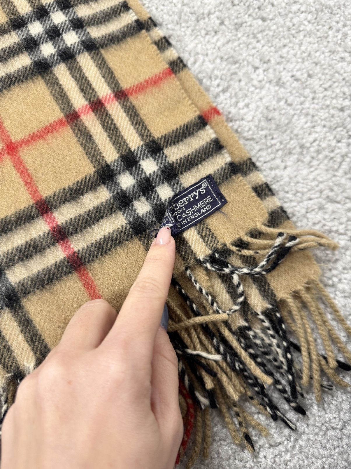 Burberry Vintage Burberry's London Cashmere Scarf Nova Check Stripes Size ONE SIZE - 9 Thumbnail