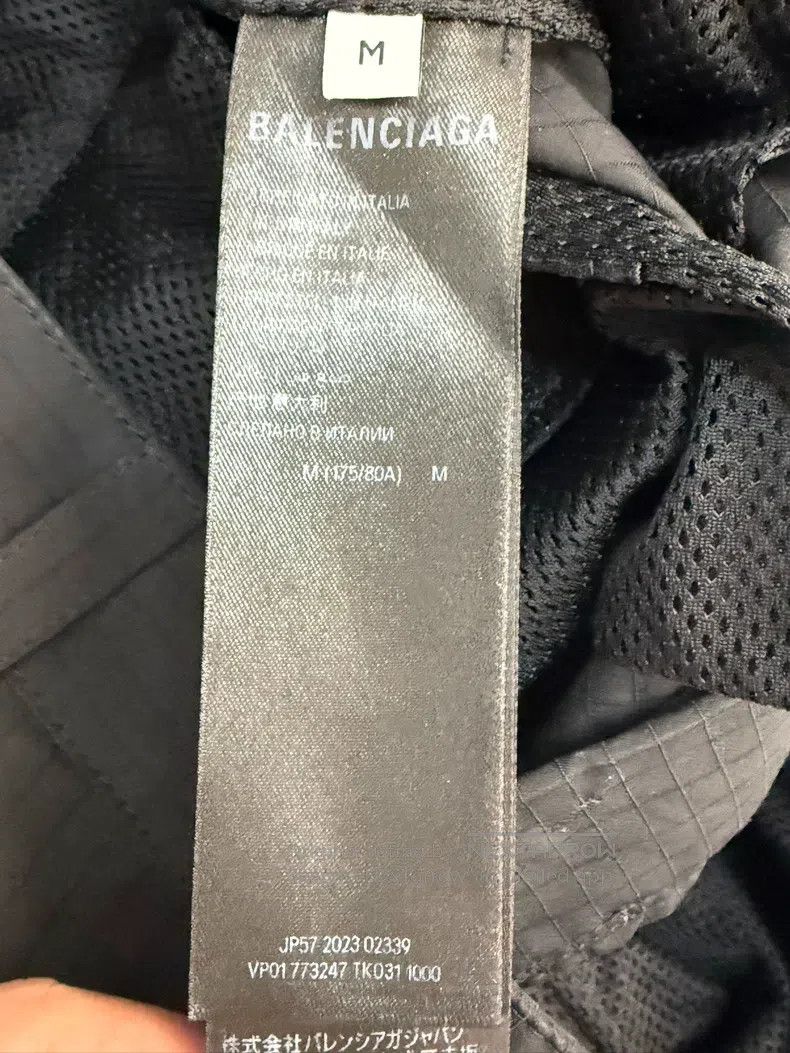 Balenciaga Balenciaga size M Double Ring Logo Rip-Resistant Fabric Ca Size US 27 - 5 Thumbnail