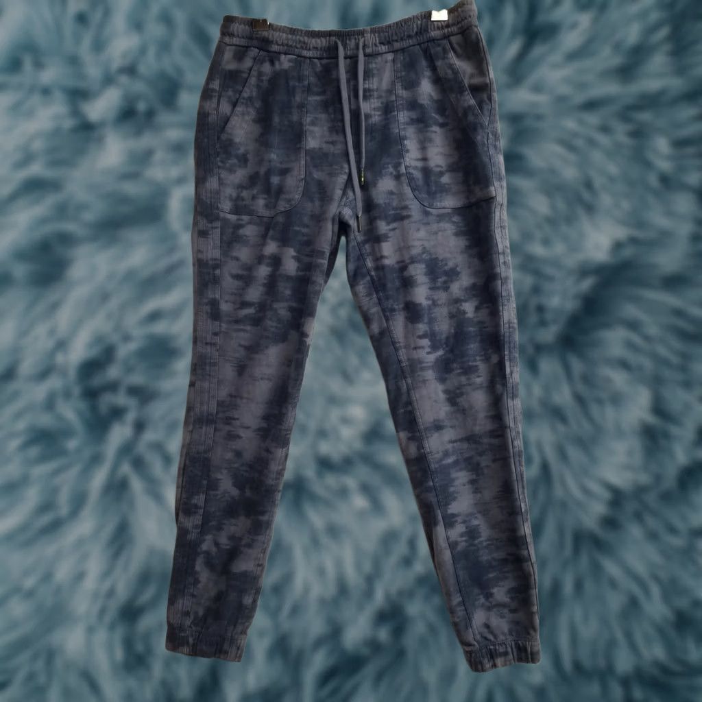 Athleta Athleta Farallon Jogger Pants Camo Women's 6 Multicolor Size 6 Activewear See All Pics Size 28" / US 6 / IT 42 - 1 Thumbnail