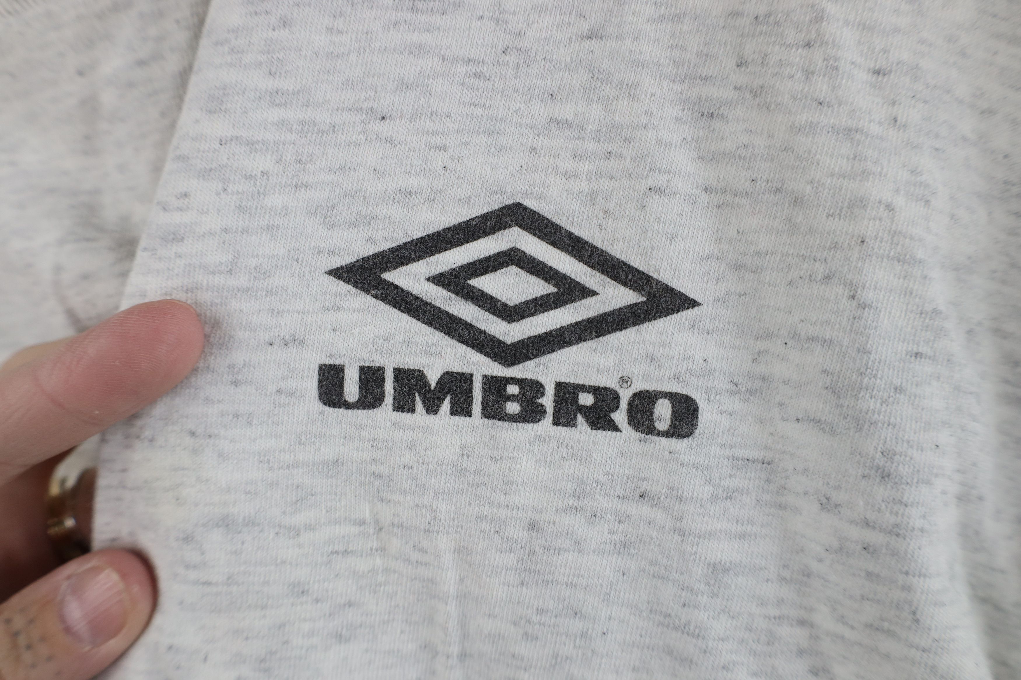Umbro Vintage 90s Umbro Futbol Goalkeeper Goalie Big Hands T-Shirt Size US XL / EU 56 / 4 - 4 Thumbnail