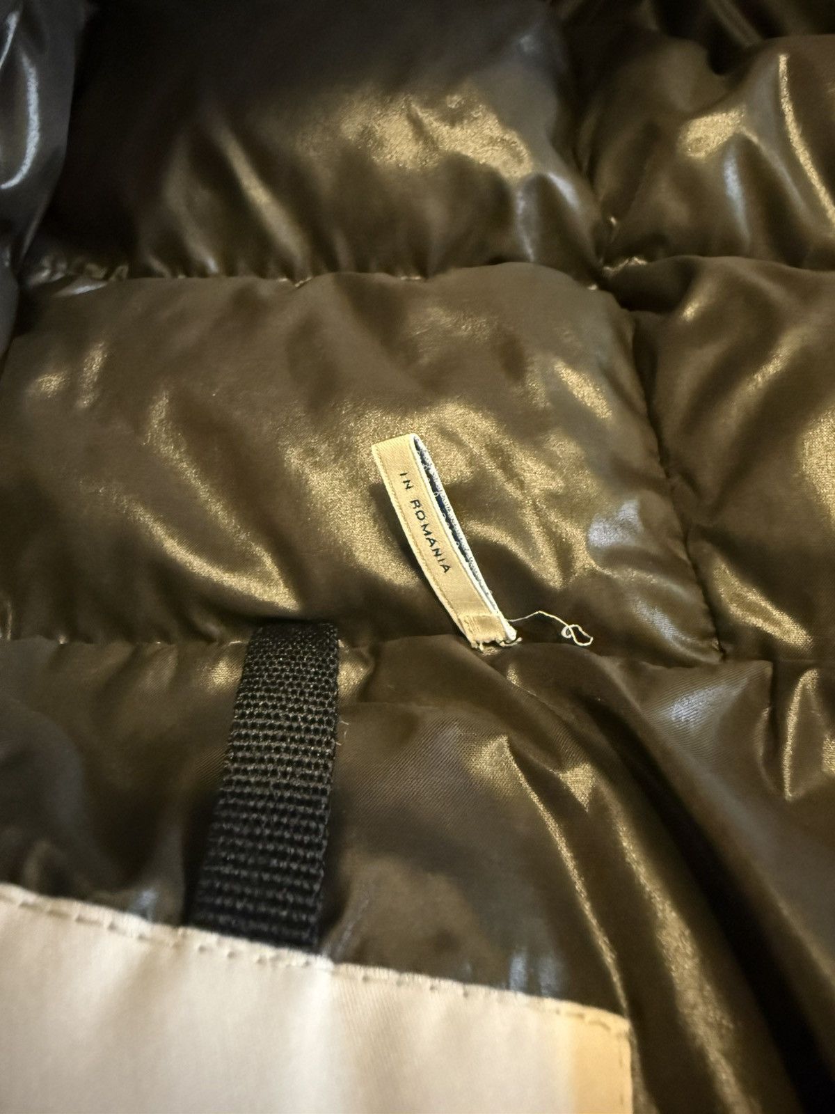 Moncler RARE COLOR 🦄📜 Moncler Montcla Puffer Size US M / EU 48-50 / 2 - 14 Thumbnail