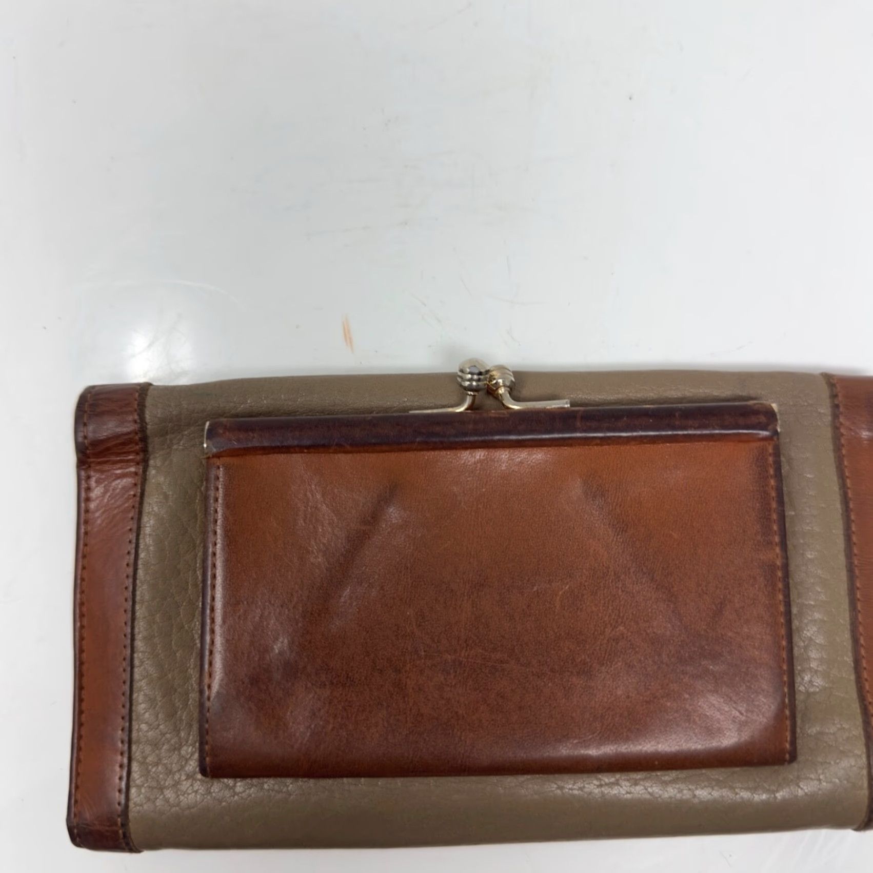 Dooney & Bourke VINTAGE Dooney & Bourke Wallet Shirt? Size ONE SIZE - 6 Thumbnail