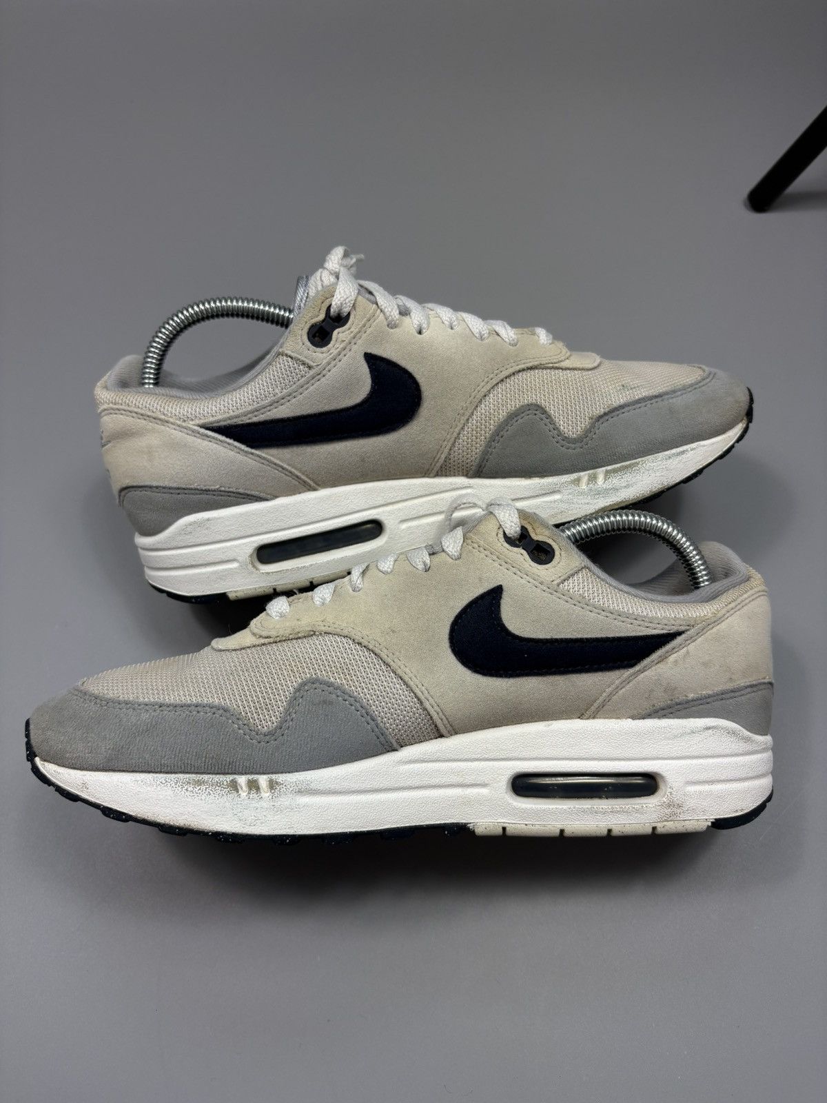 Nike Nike Air Max 1 Low Platinum Dark Obsidian mens shoes Size US 8 / EU 41 - 9 Thumbnail