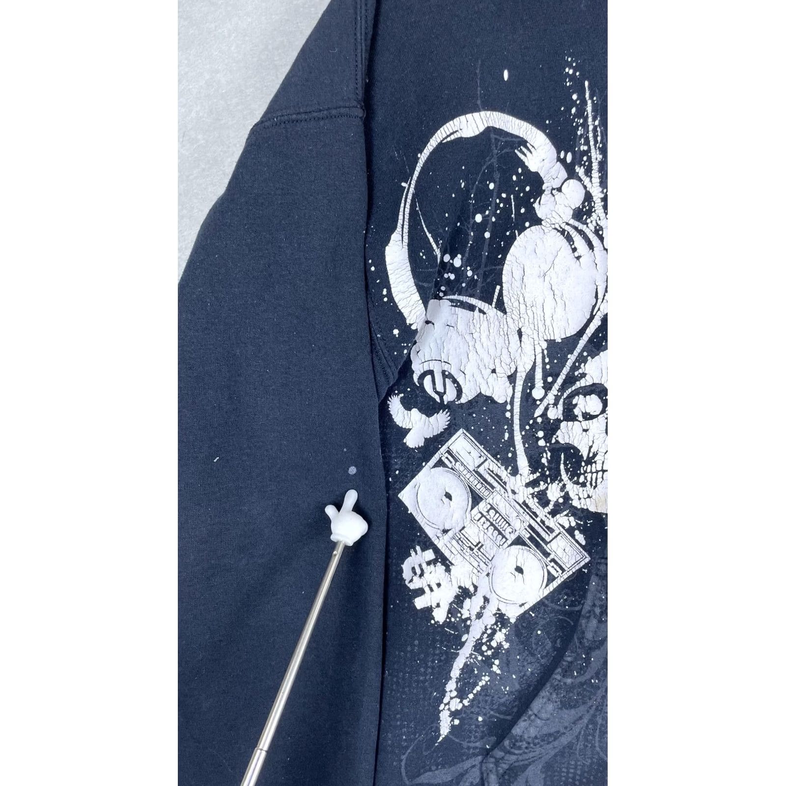 Gildan Gildan Hoodie Mens M Blue Full Zip Fleece Graphic Skull Boombox Crew Neck Pockets Heavyweight - Mens, Graphic Print, Winter, 90s Music Theme Size US M / EU 48-50 / 2 - 4 Thumbnail