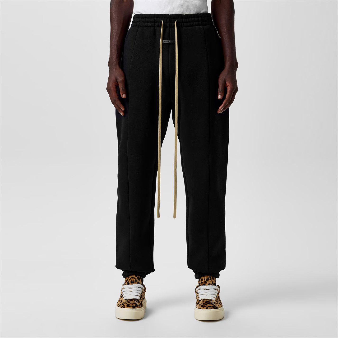 Fear of God o1g2r1mq0426 Forum Joggers in Black Size US 34 / EU 50 - 2 Thumbnail