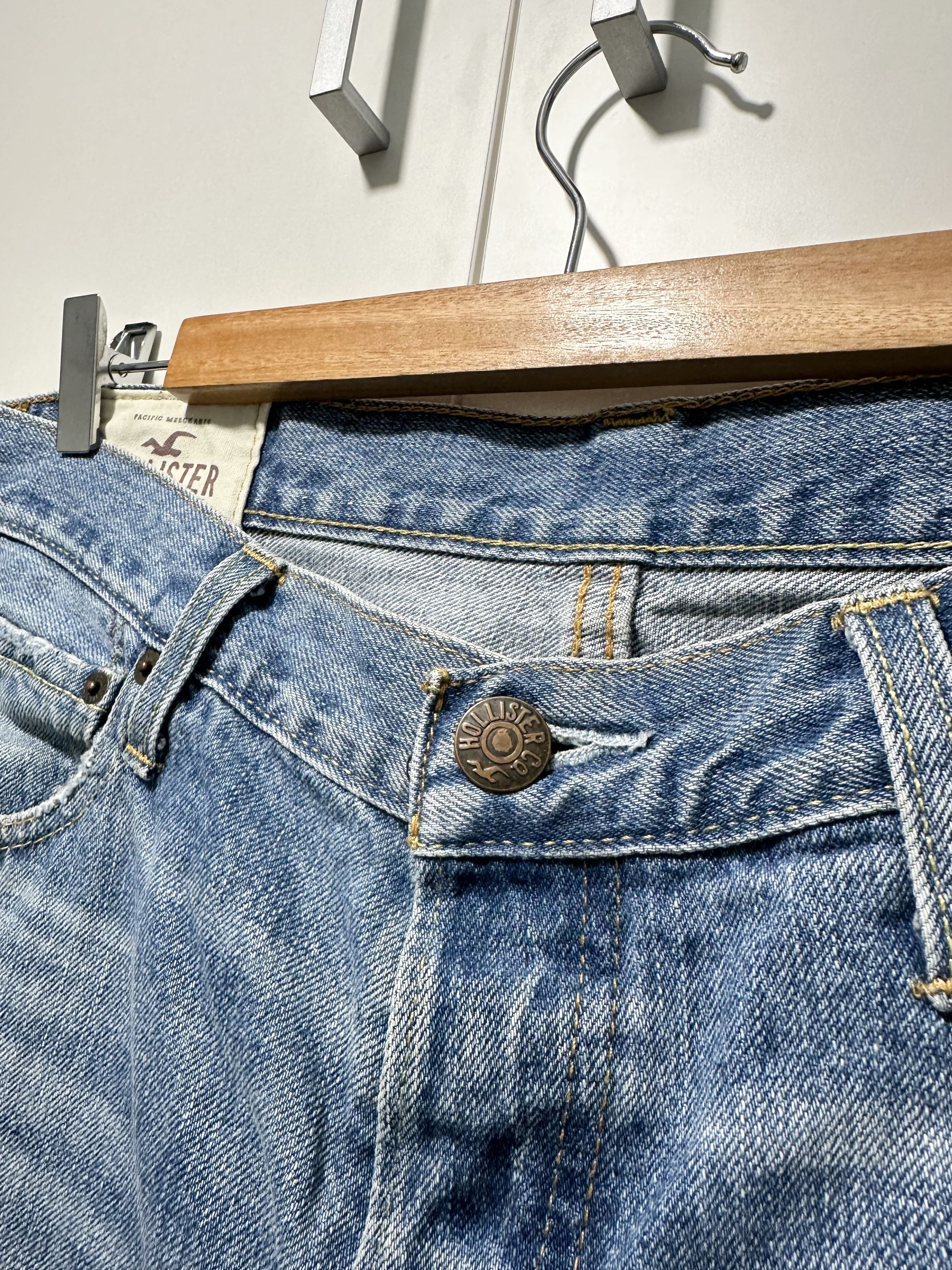 Hollister Hollister Light Blue Distressed Denim Jeans 34x34 Size US 34 / EU 50 - 4 Thumbnail