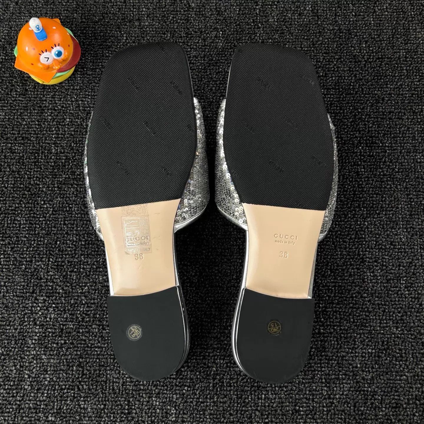 Gucci Women's Gucci Silver Sequin Square Toe Slippers 38 Size US 7.5 / IT 37.5 - 6 Thumbnail