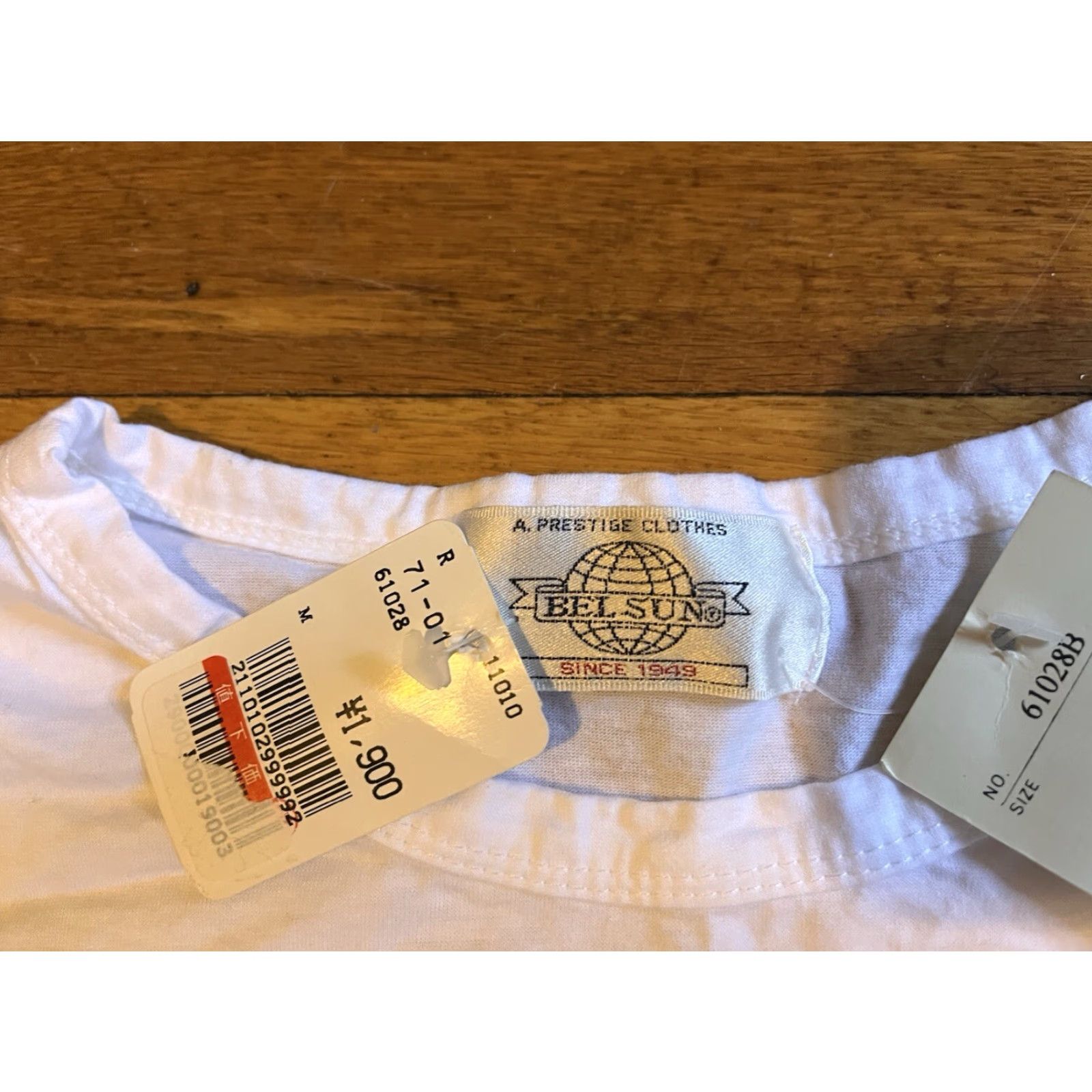 Vintage VINTAGE Bel Sun In The Sea Whale Embroidered Japan Tourist Shirt Men’s M White 80s Size US M / EU 48-50 / 2 - 4 Thumbnail