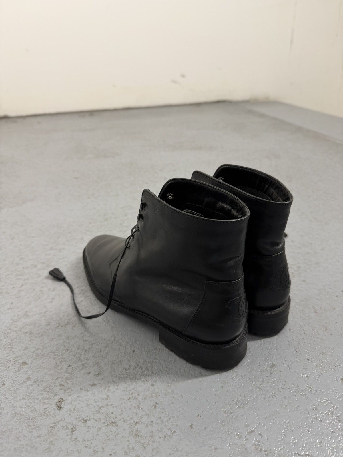 Chanel Vintage Chanel Back Logo Leather Insulated Boots Size US 11 / IT 41 - 2 Thumbnail