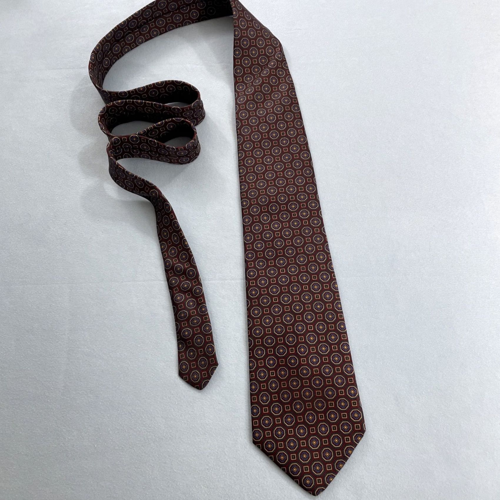 Aquascutum VINTAGE Aquascutum London England Tie vtg Necktie Macclesfield Neat Red Blue Dot 3.8x56 Capuscle Neck Tie Size ONE SIZE - 4 Thumbnail