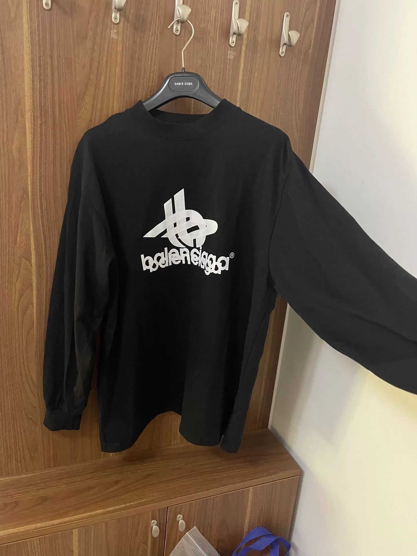 Balenciaga Balenciaga Oversized Hoodie Size US M / EU 48-50 / 2 - 1 Thumbnail