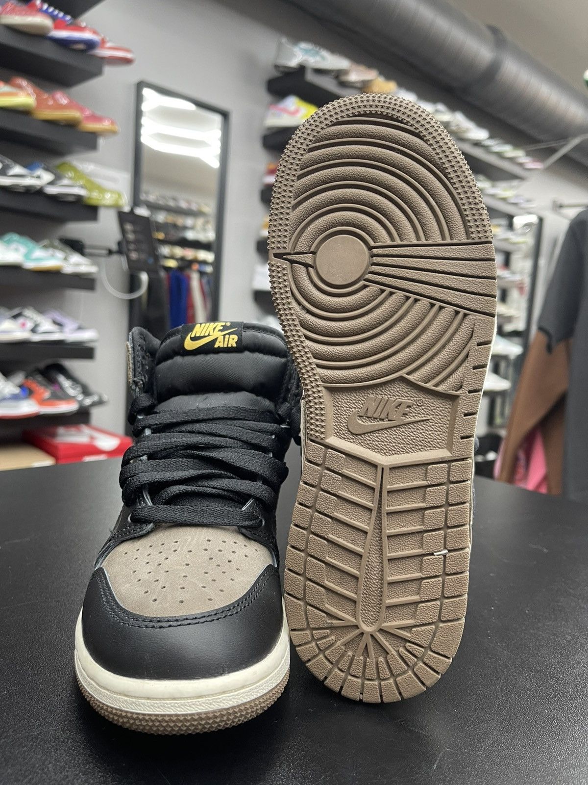 Jordan Brand Size 4.5y - Jordan 1 Palomino Gently Used OG All! Size US 5 / EU 37 - 7 Thumbnail