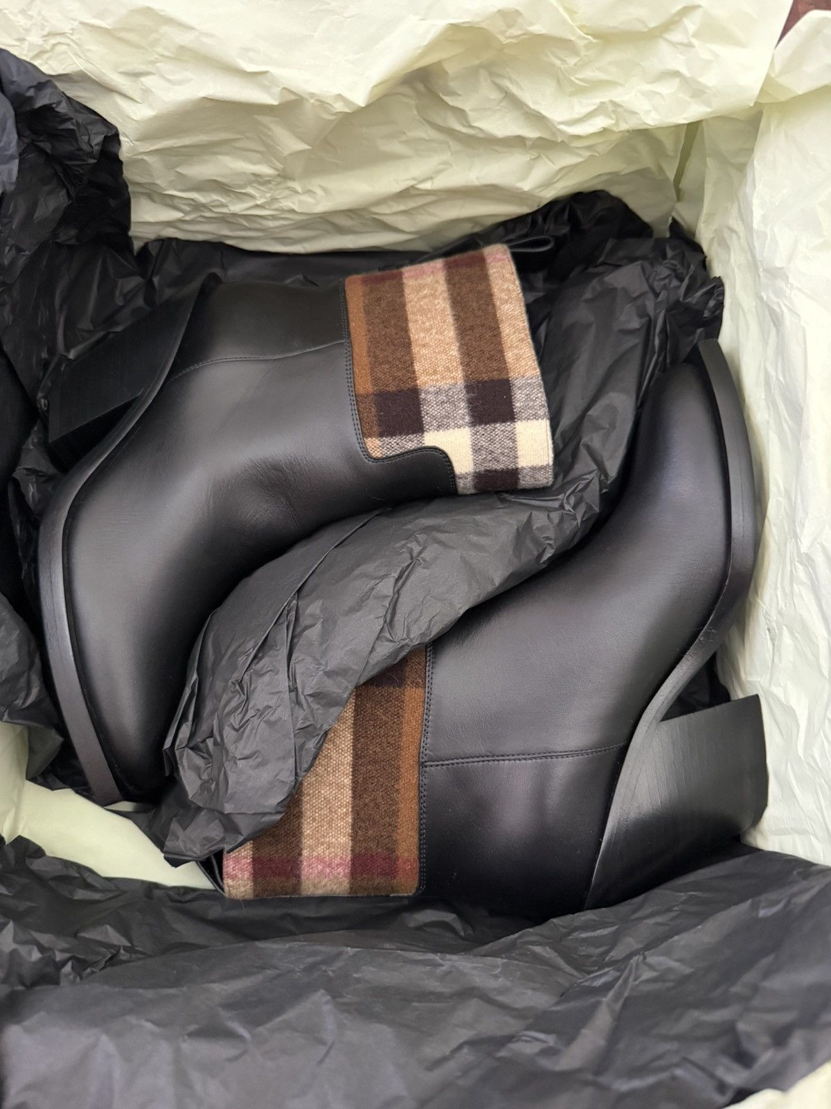 Burberry Burberry Leather Boot Size US 6 / IT 36 - 2 Thumbnail