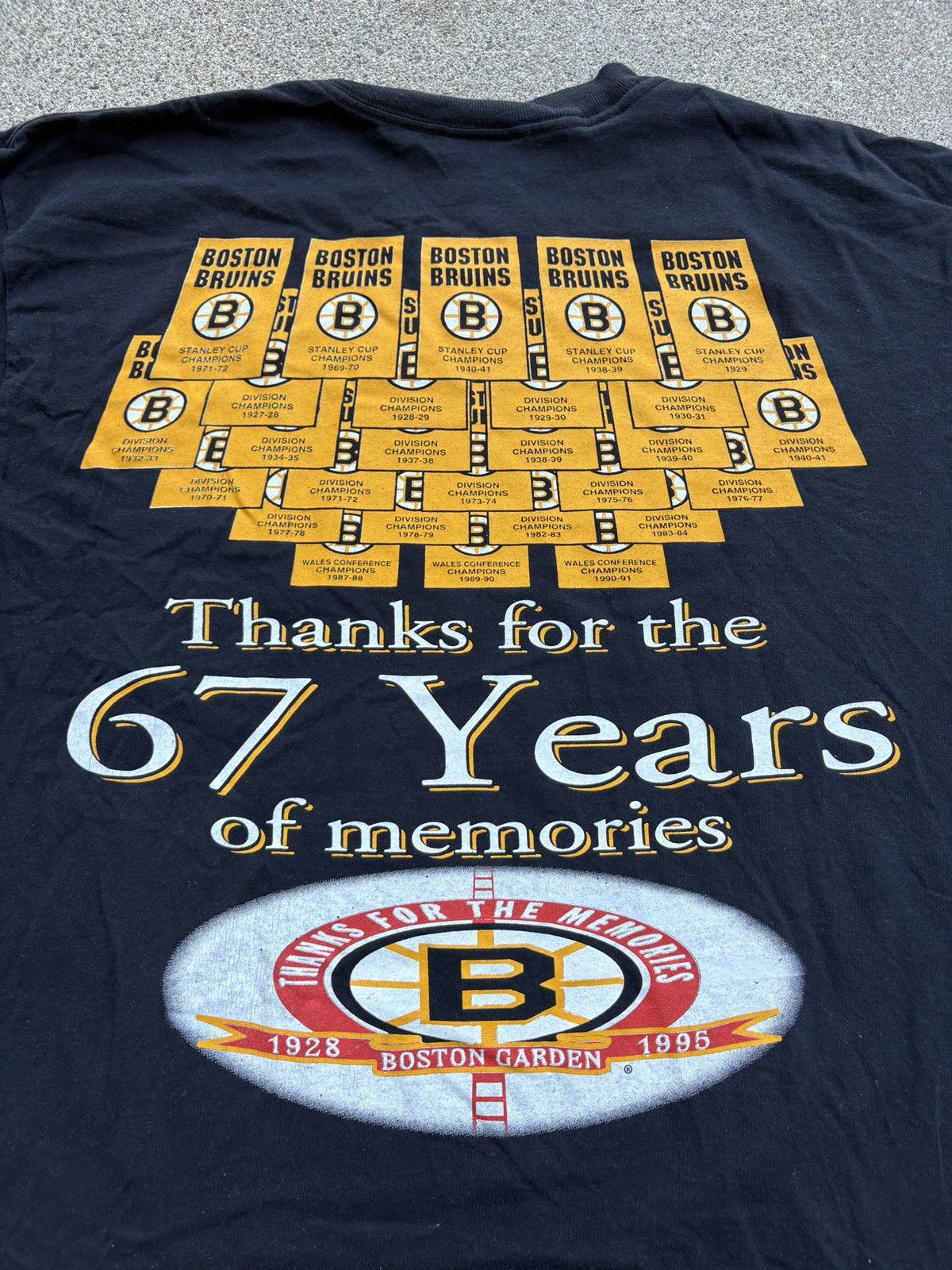 NHL Vintage 1995 NHL Bruins “Boston Garden” Black T-Shirt Size L Size US L / EU 52-54 / 3 - 5 Thumbnail