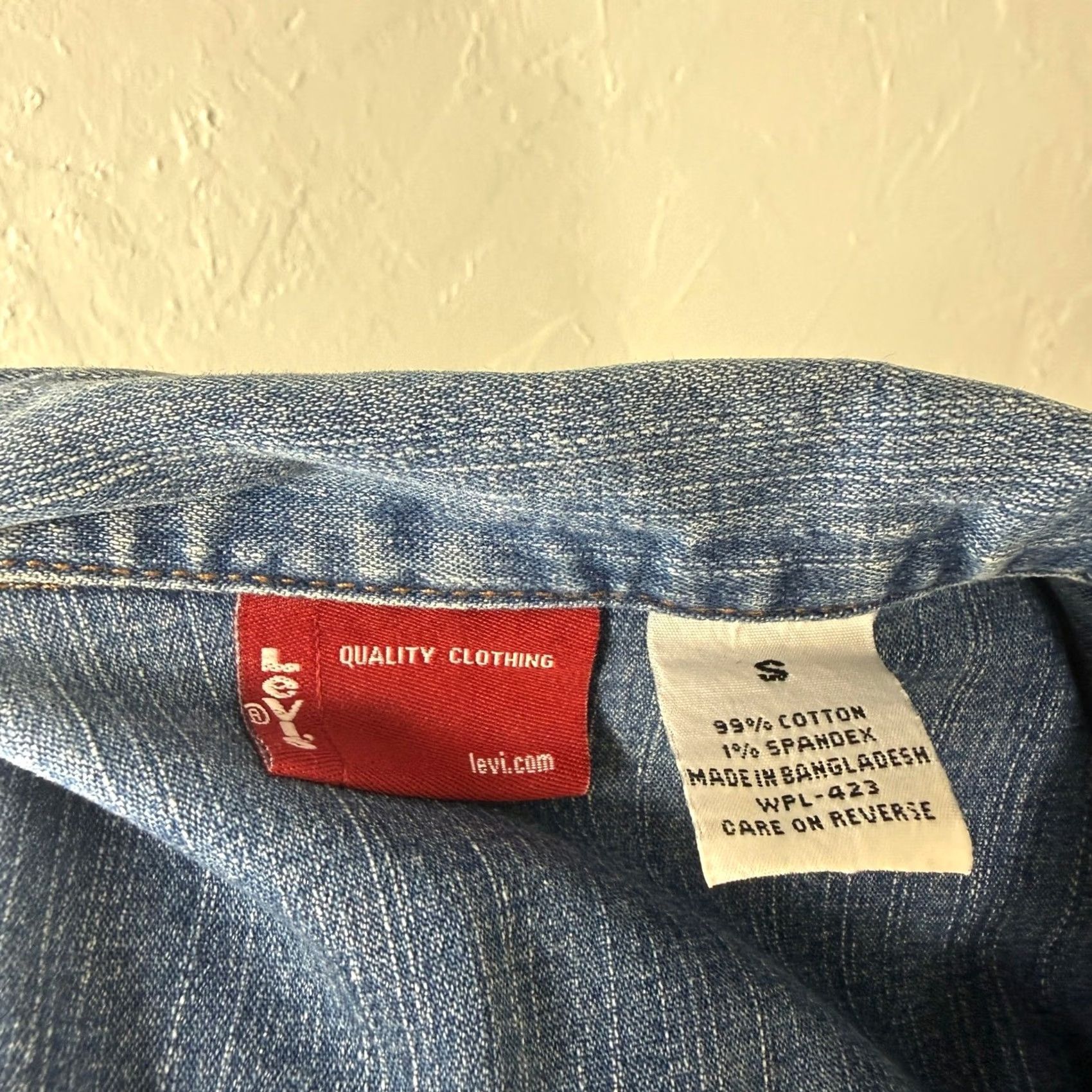 Levi's VINTAGE Levi's Women's Shirt Denim Lace Up Western Cowgirl Cotton Small BB8 Blue Floral Casual 90s Bohemian Size S / US 4 / IT 40 - 6 Thumbnail