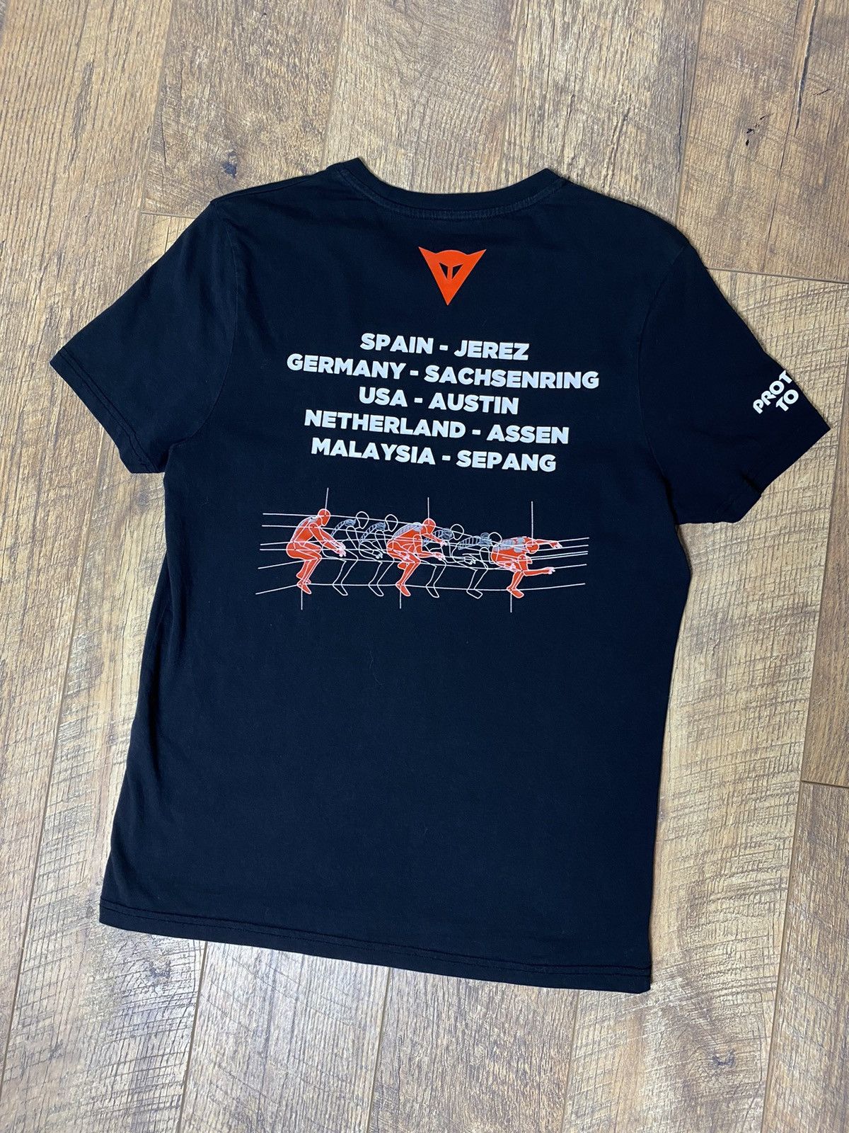 Dainese × Vintage Dainese Racing Team T-Shirt - Sporty Style Size US S / EU 44-46 / 1 - 3 Thumbnail