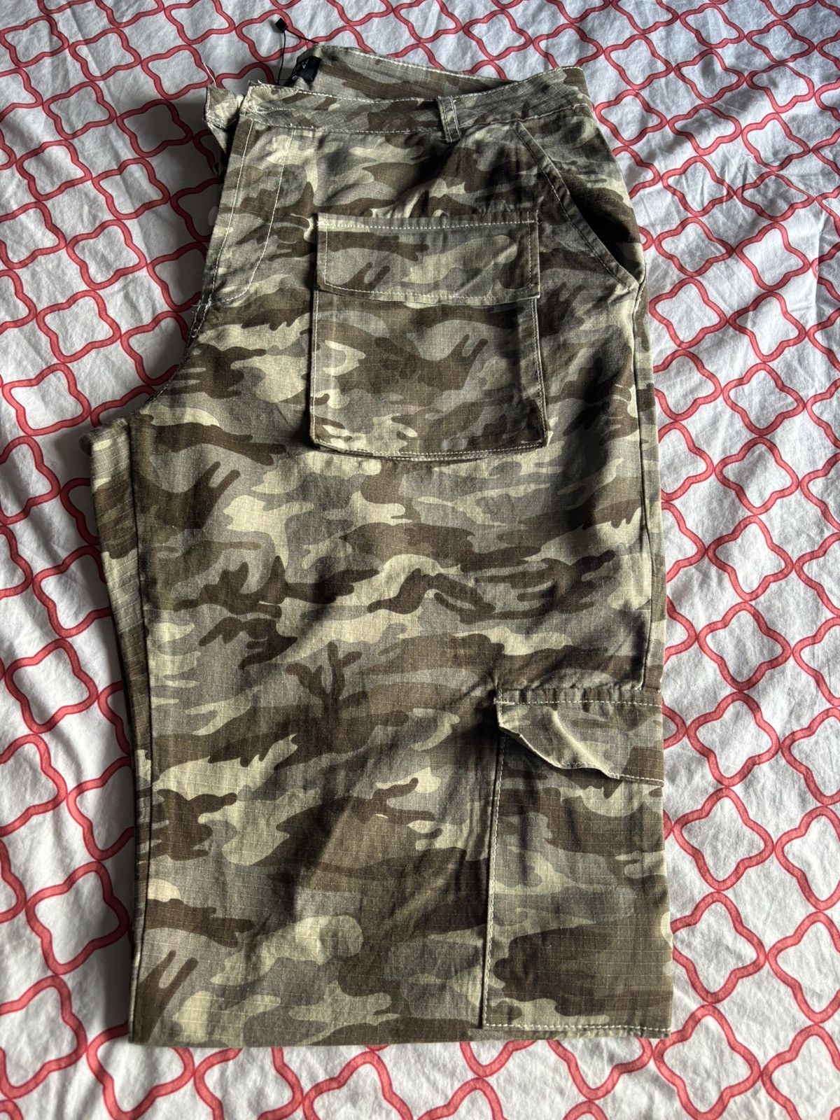 Boohoo Camo Cargopants Size US 36 / EU 52 - 3 Thumbnail