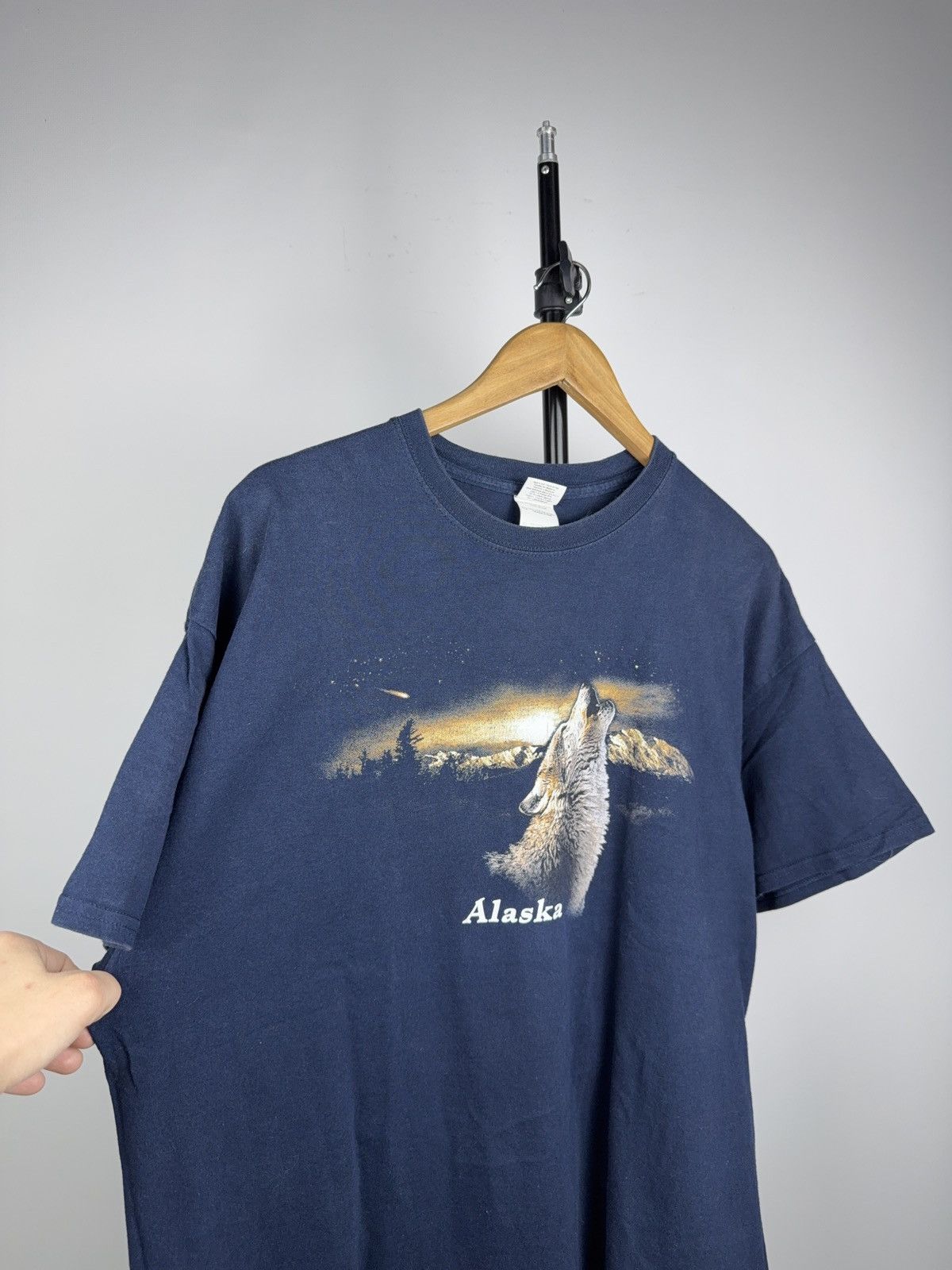 Vintage 00s Retro USA Alaska Wolf Graphic T Shirt Nature Outdoor Tee Size US XL / EU 56 / 4 - 4 Thumbnail