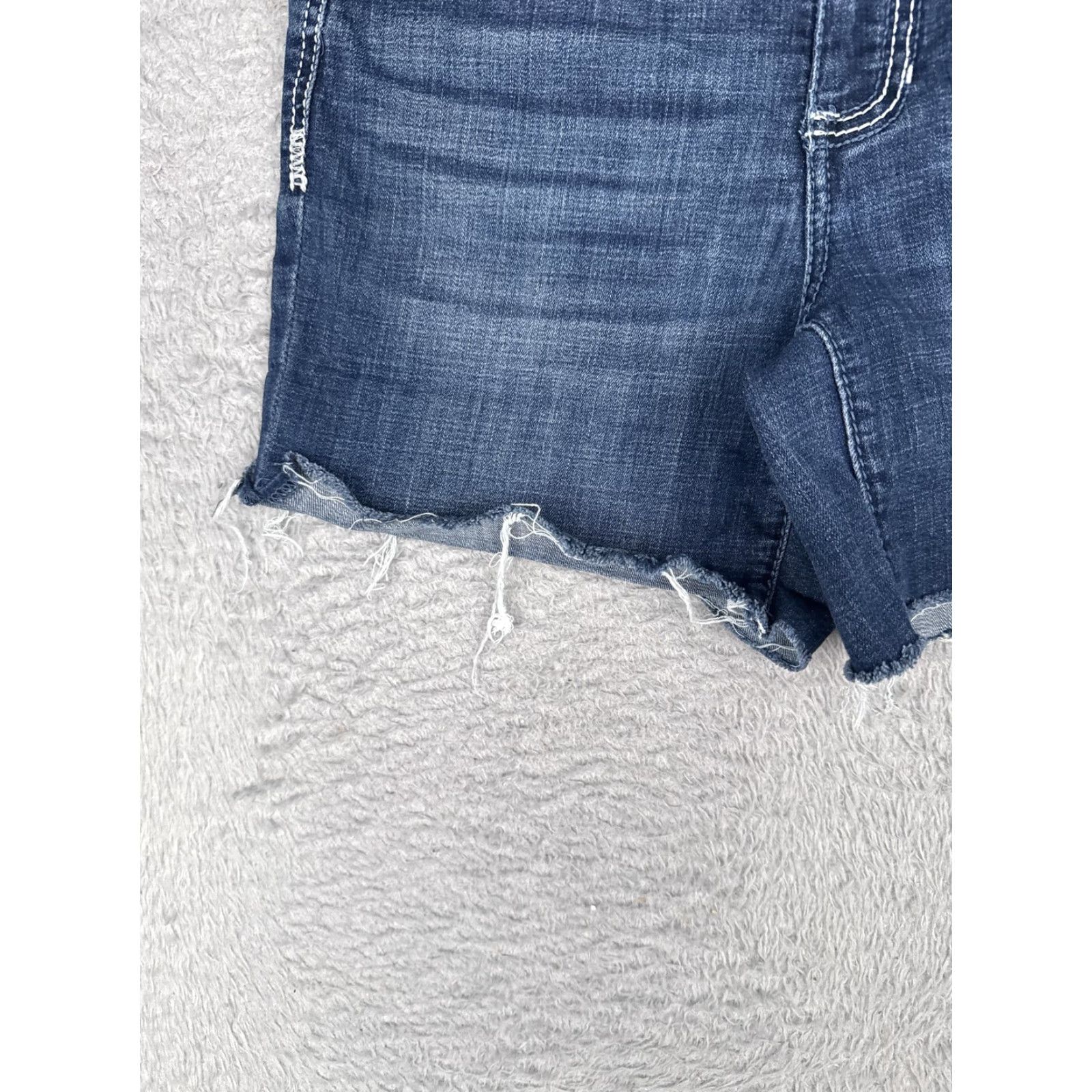 Vintage Seven7 Shorts Womens 4 Blue Denim Cutoff Frayed Hem Embroidered Stretch Pockets Size 27" / US 4 / IT 40 - 3 Thumbnail