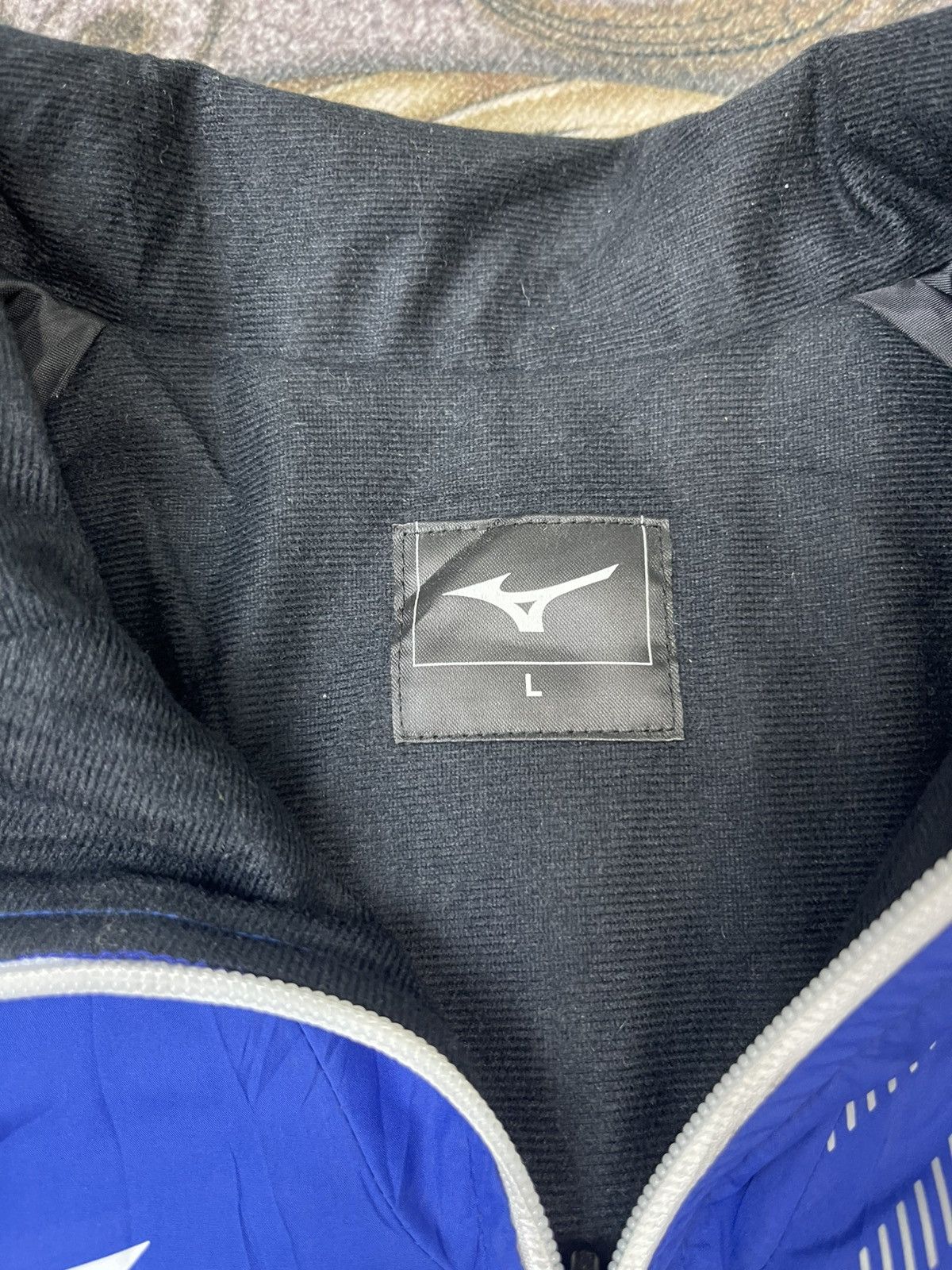 Mizuno Vintage Mizuno Light Jacket Sportwear Size US L / EU 52-54 / 3 - 4 Thumbnail