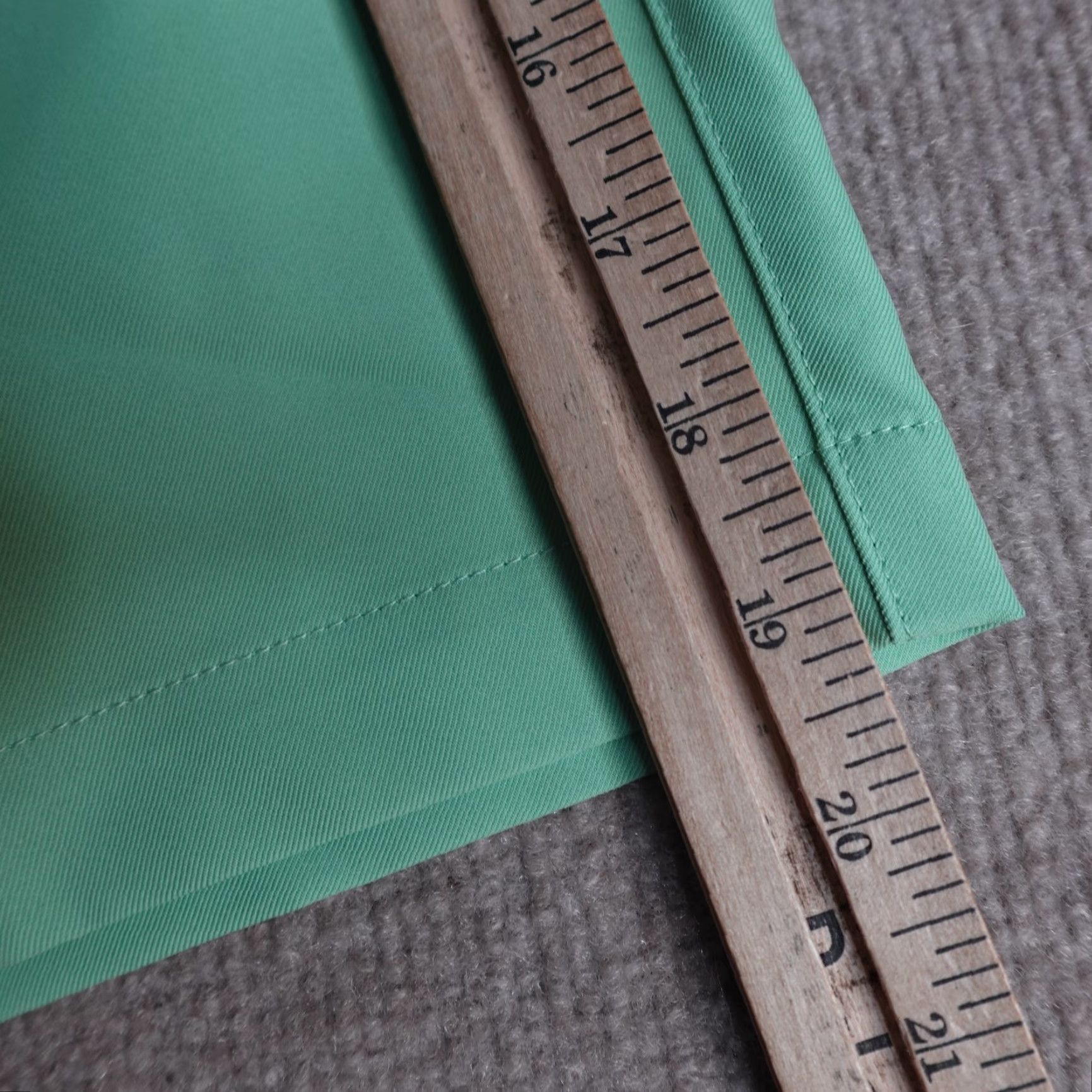 Peter Millar Peter Millar Shorts 35 Green Solid Performance 9" EB82 Mens Athletic Golf Size US 35 - 3 Thumbnail
