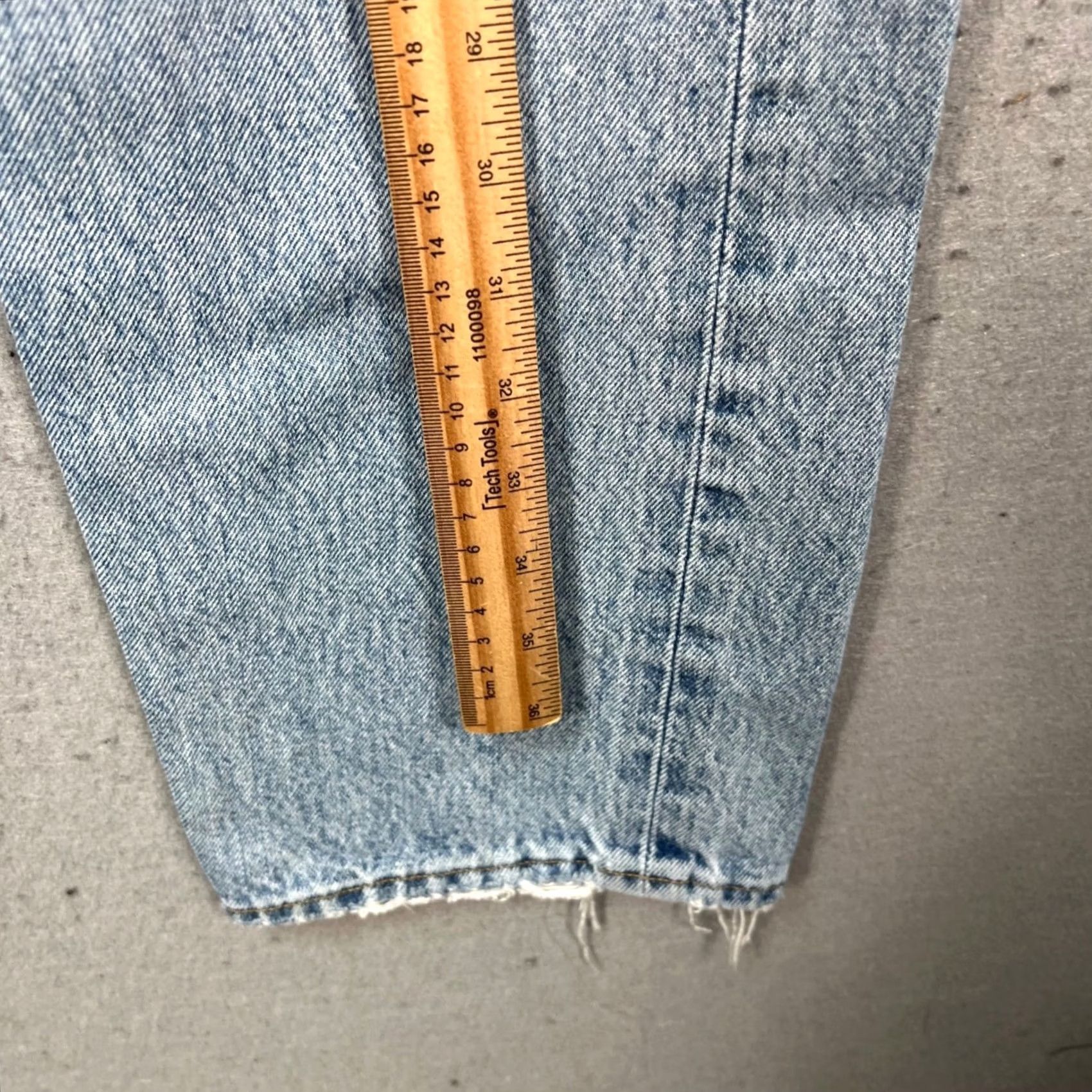Agolde AGOLDE 90s High-Rise Distressed Light Wash Jeans Organic Cotton Womens Size 26 5-Pocket Blue Pants Straight Vintage: No Women Mens" Size 26" / US 2 / IT 38 - 7 Thumbnail