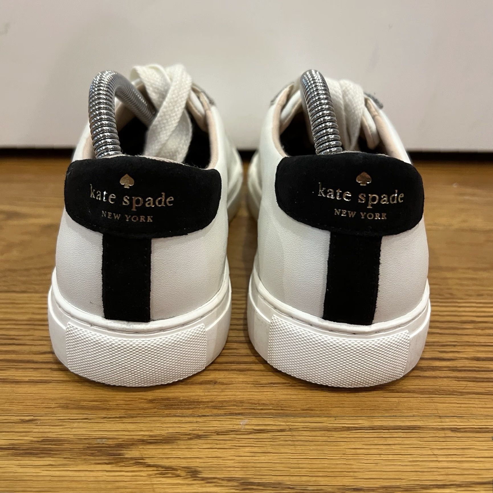Vintage KATE SPADE FEZ White Leather Sneaker Women US 8.5B Spade Black Accent Casual Workwear Travel Sneakers Size US 8.5 / IT 38.5 - 3 Thumbnail