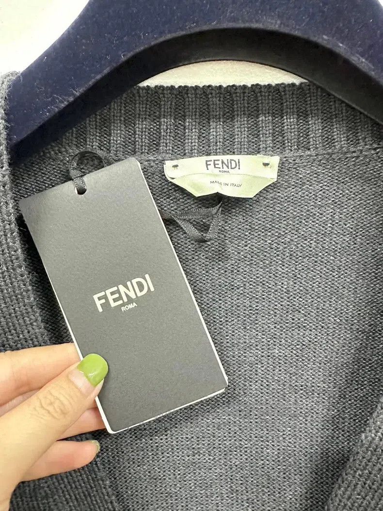 Fendi Fendi Women's Knitted Cardigan 100% Wool Size XS / US 0-2 / IT 36-38 - 4 Thumbnail