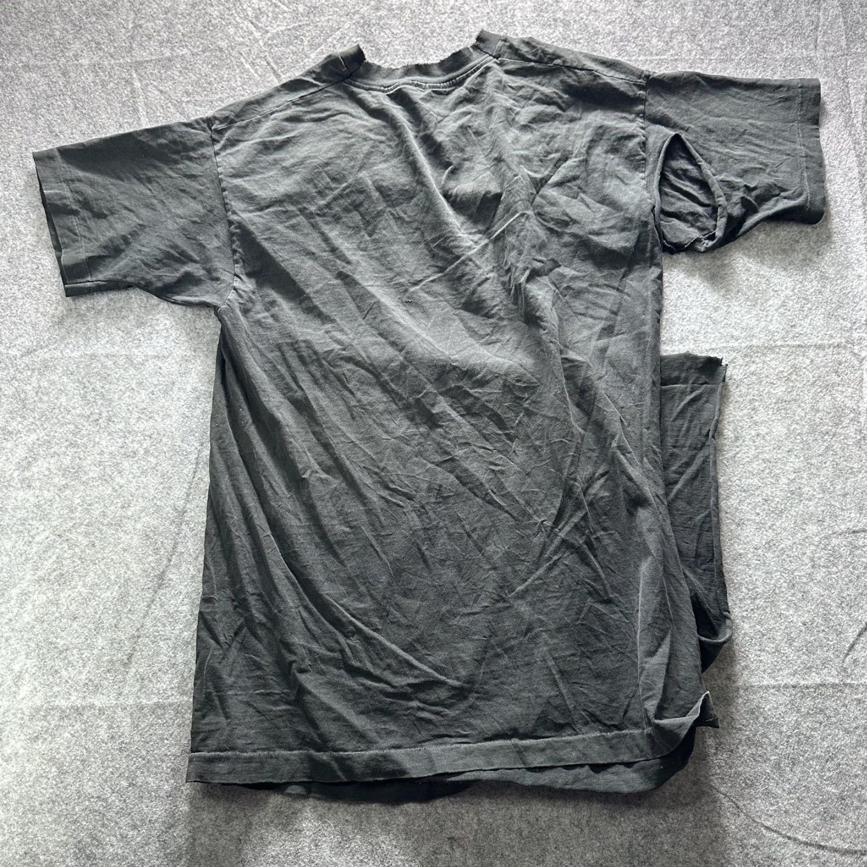 Vintage VINTAGE Cheap Trick Shirt Mens Large Black Rock Band Graphic Tee DIY Distressed Size US L / EU 52-54 / 3 - 6 Thumbnail
