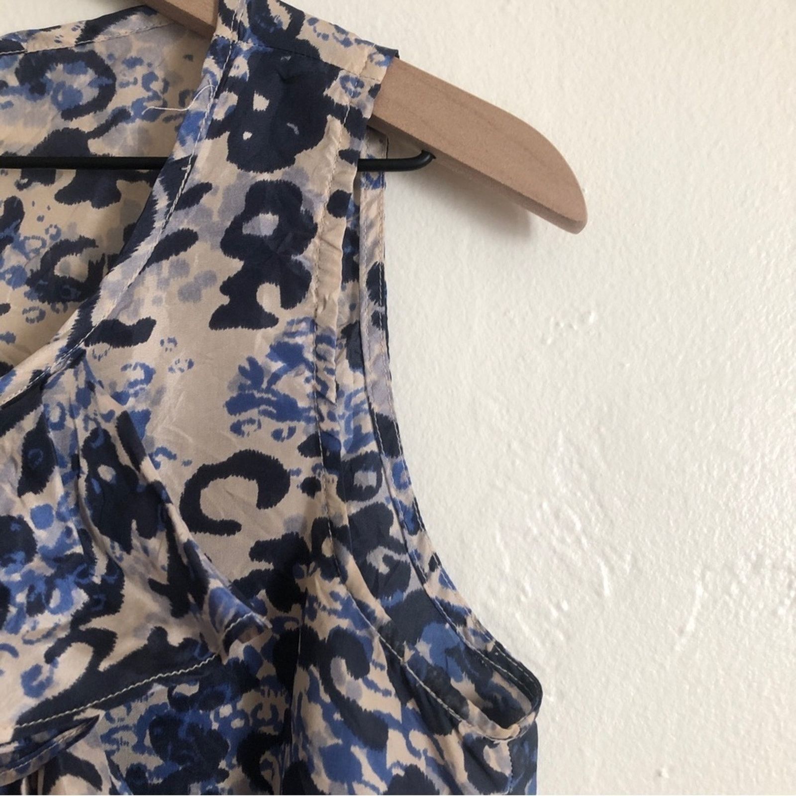 Other CAbi Silk Contemporary Sleeveless Ruffle Tank Blouse Top Size S / US 4 / IT 40 - 5 Thumbnail