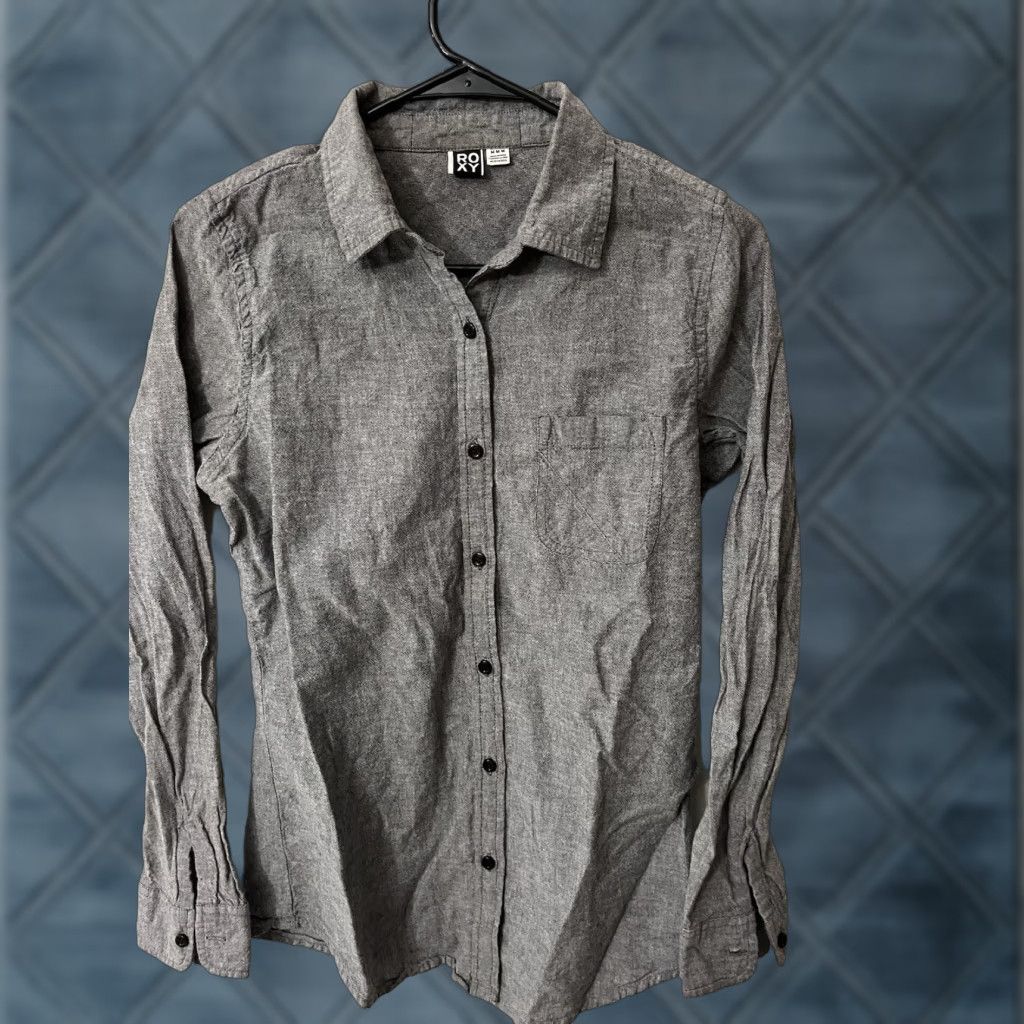 Vintage ROXY Shirt Womens Long Sleeve Button Front Pockets Collared Gray 47% Polyester 53% Cotton Size M Size M / US 6-8 / IT 42-44 - 1 Thumbnail
