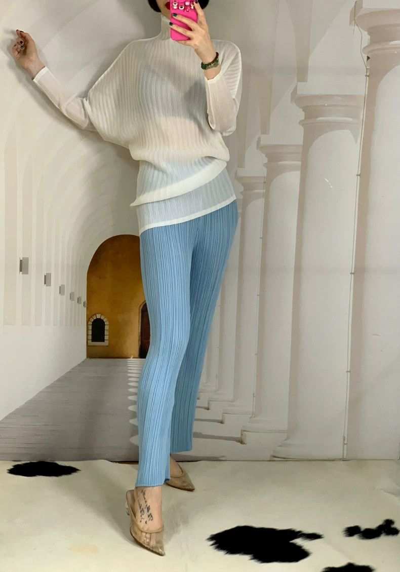 Issey Miyake Issey Miyake Blue pleated pants Size 24" / US 00 / IT 34 - 1 Thumbnail