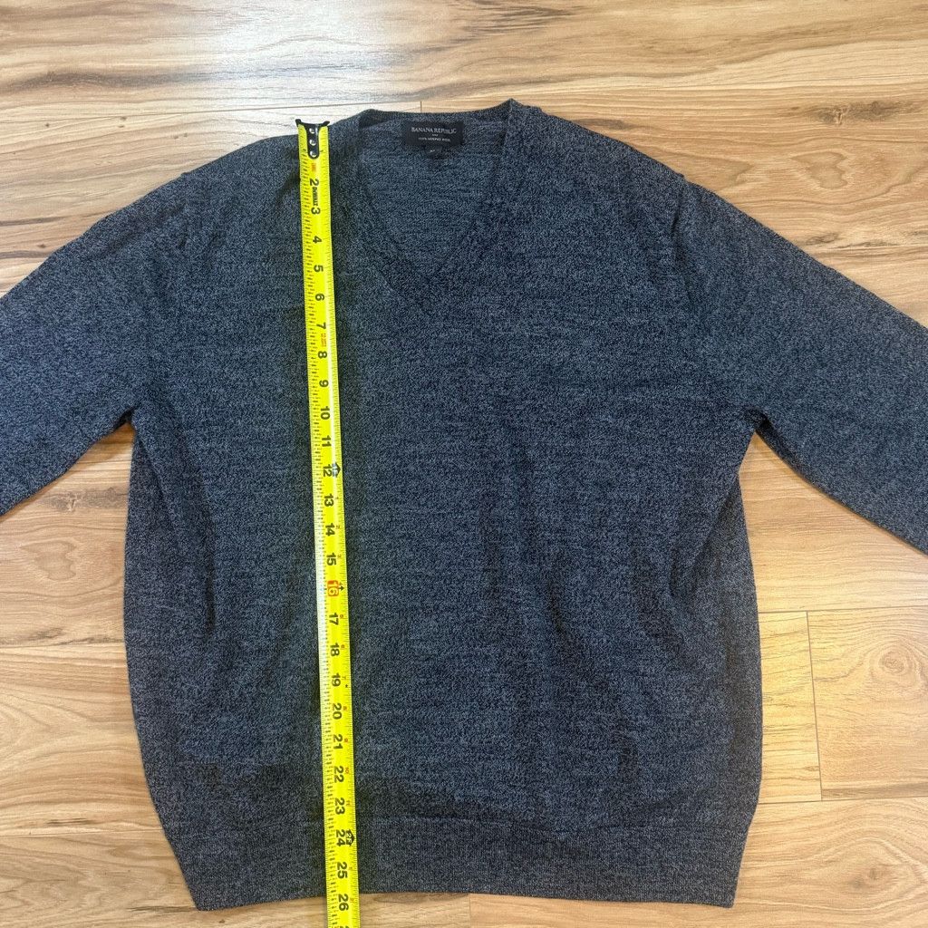 Banana Republic Banana Republic Men’s Grey XL Merino V-Neck Sweater Size US XL / EU 56 / 4 - 5 Thumbnail