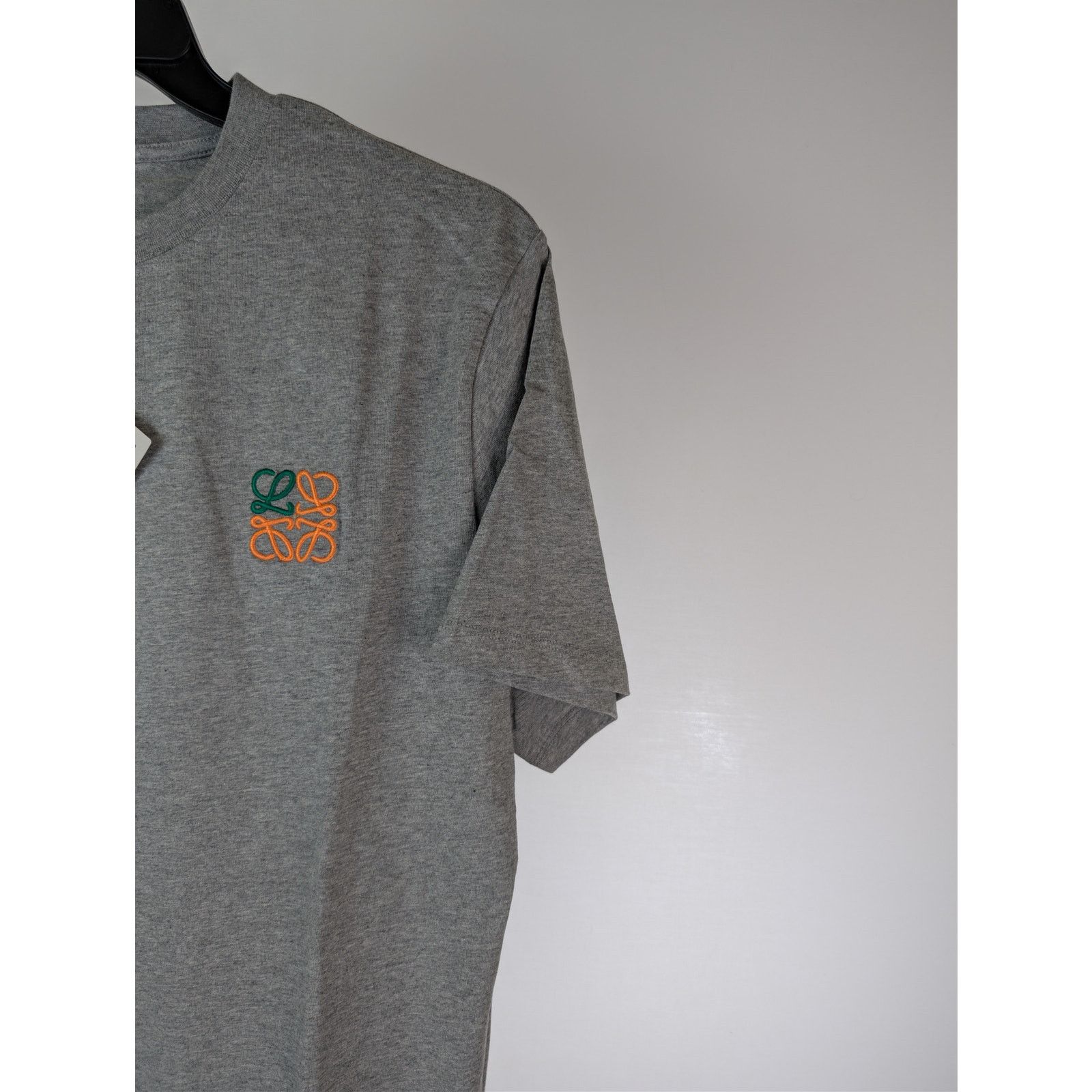 Loewe o1rshd1 Anagram-embroidered Cotton T-shirt in Grey Size US L / EU 52-54 / 3 - 5 Thumbnail