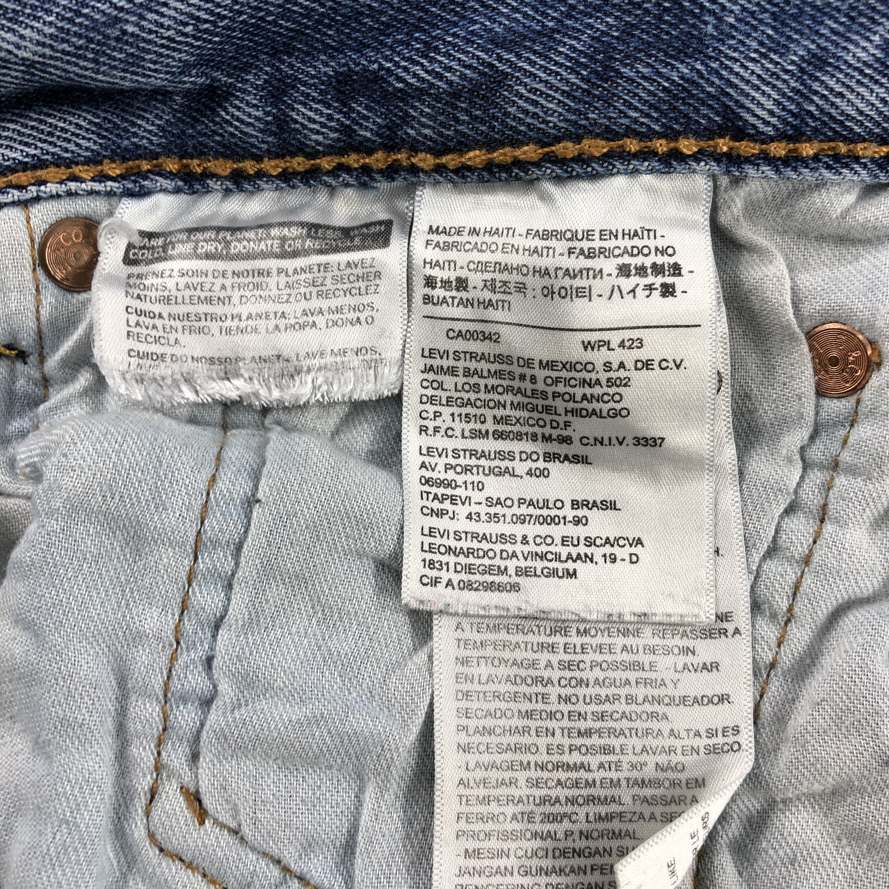Levi's Vintage Blue Wash Levis 501 Jeans-J1988 Size US 37 - 15 Thumbnail