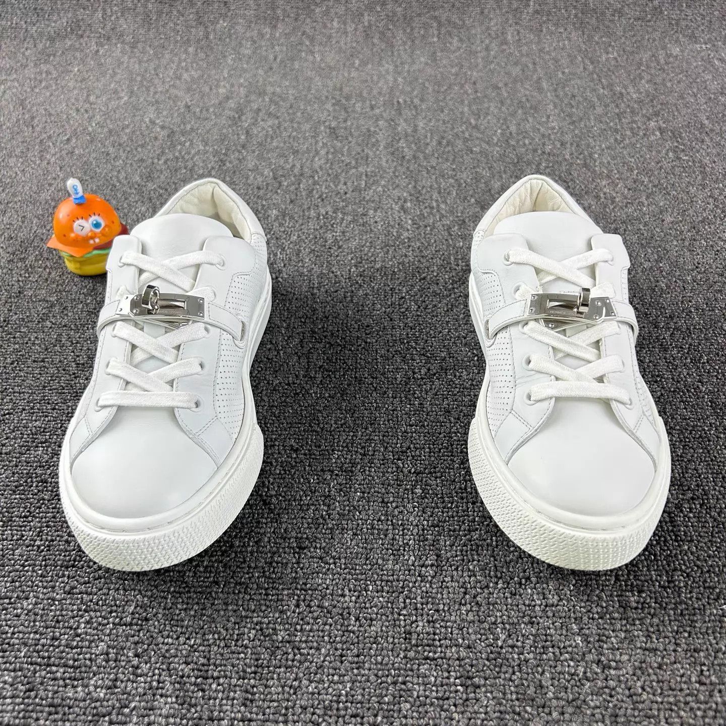 Hermes Hermes Kelly buckle white sneakers size 37.5 Size US 7 / IT 37 - 2 Thumbnail