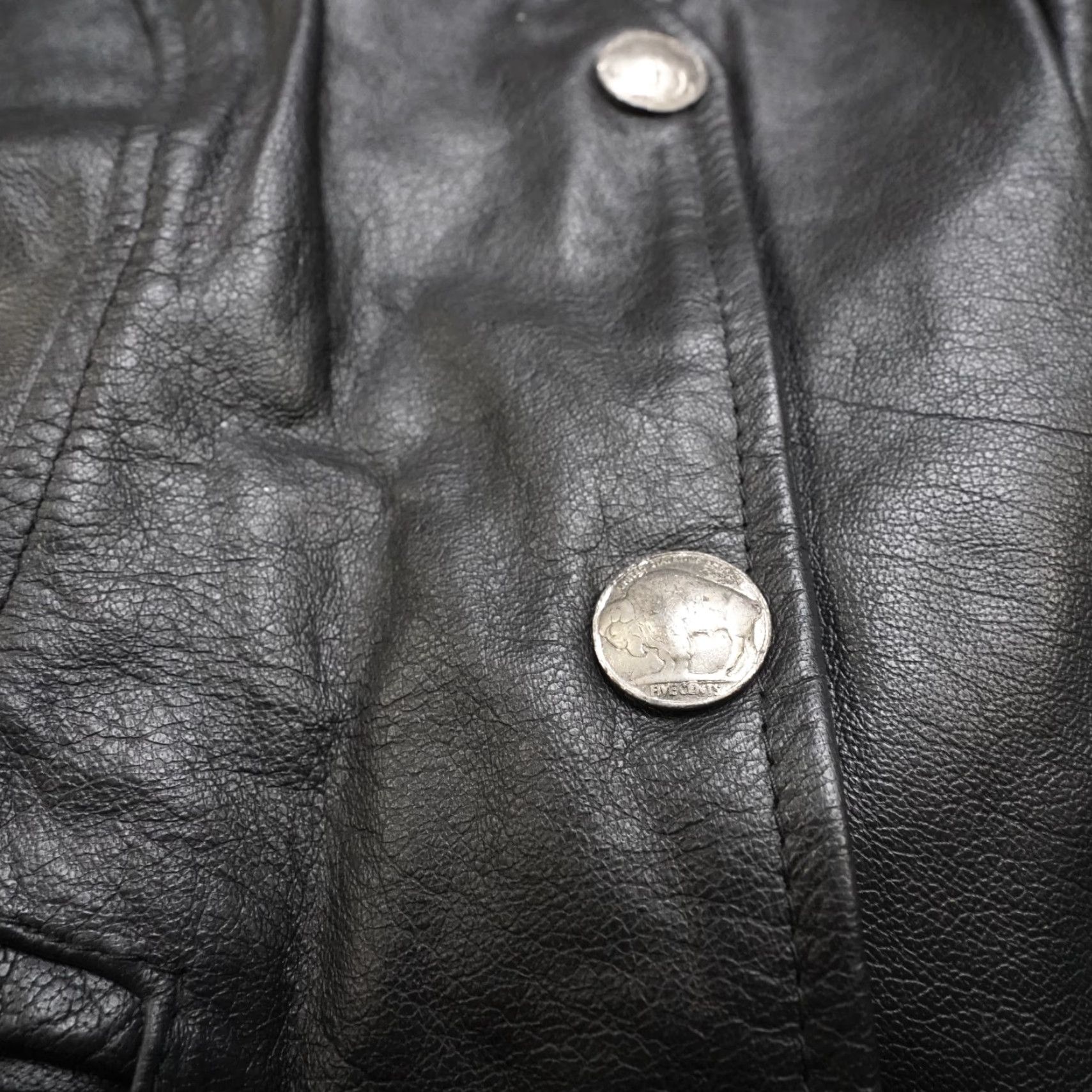 Vintage VINTAGE Divine Leather Biker Vest Womens XL Black Patches Buffalo Nickel Lady Rider Vest Jacket Size XL / US 12-14 / IT 48-50 - 5 Thumbnail