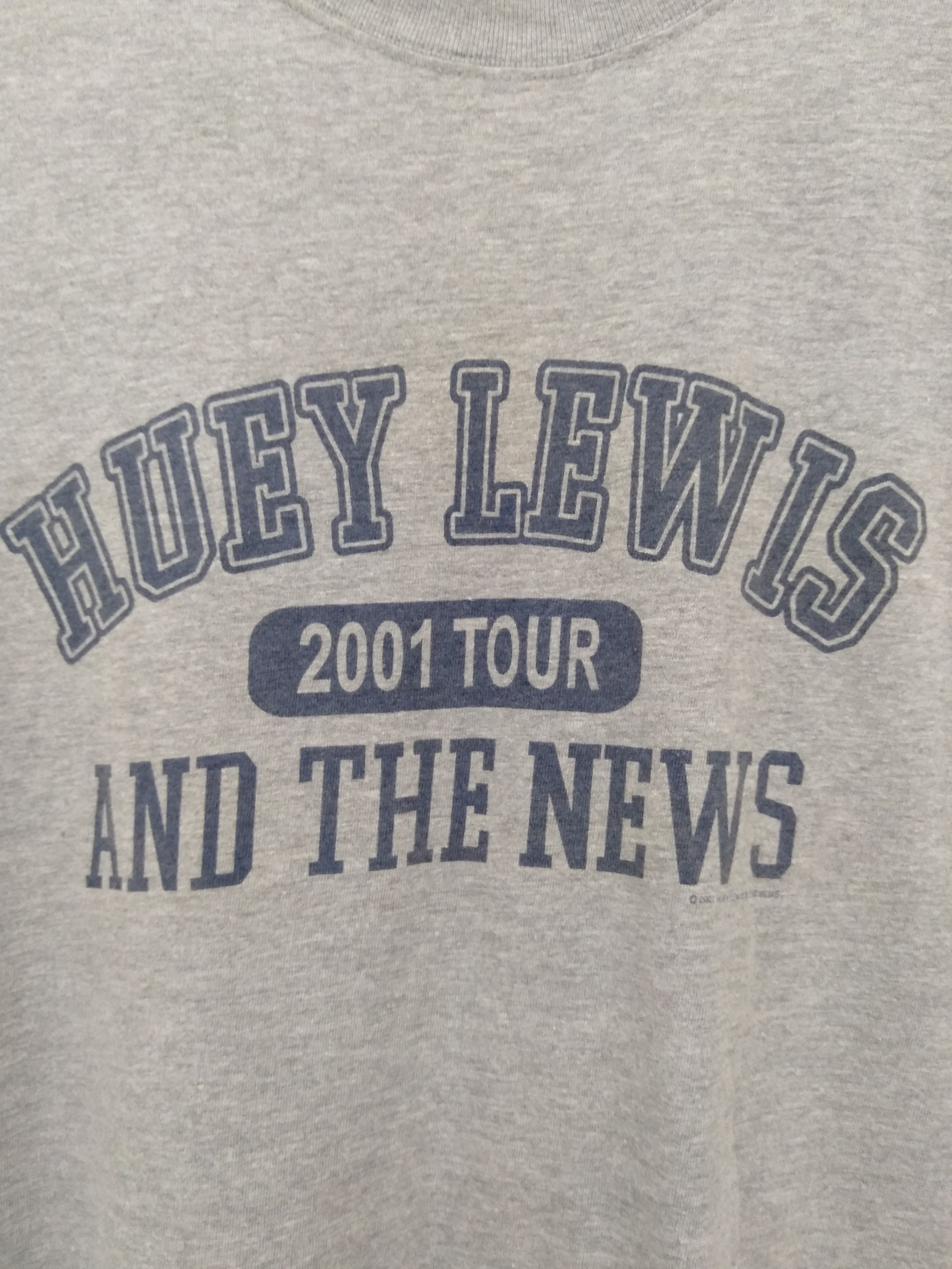 Band Tees Vintage 2001 Huey Lewis And the News band tour t shirt Size US L / EU 52-54 / 3 - 2 Thumbnail
